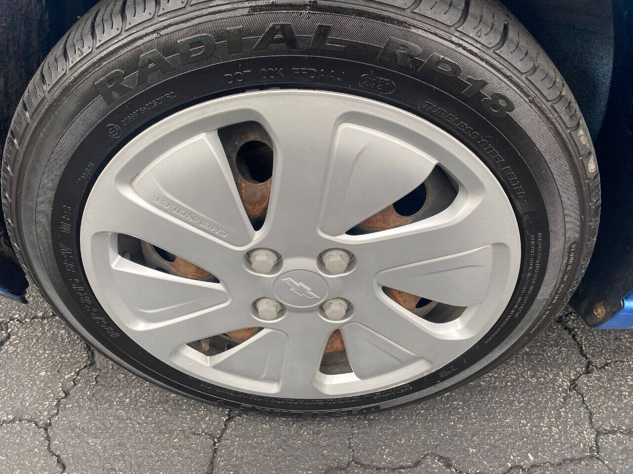 View vehicle photo 7