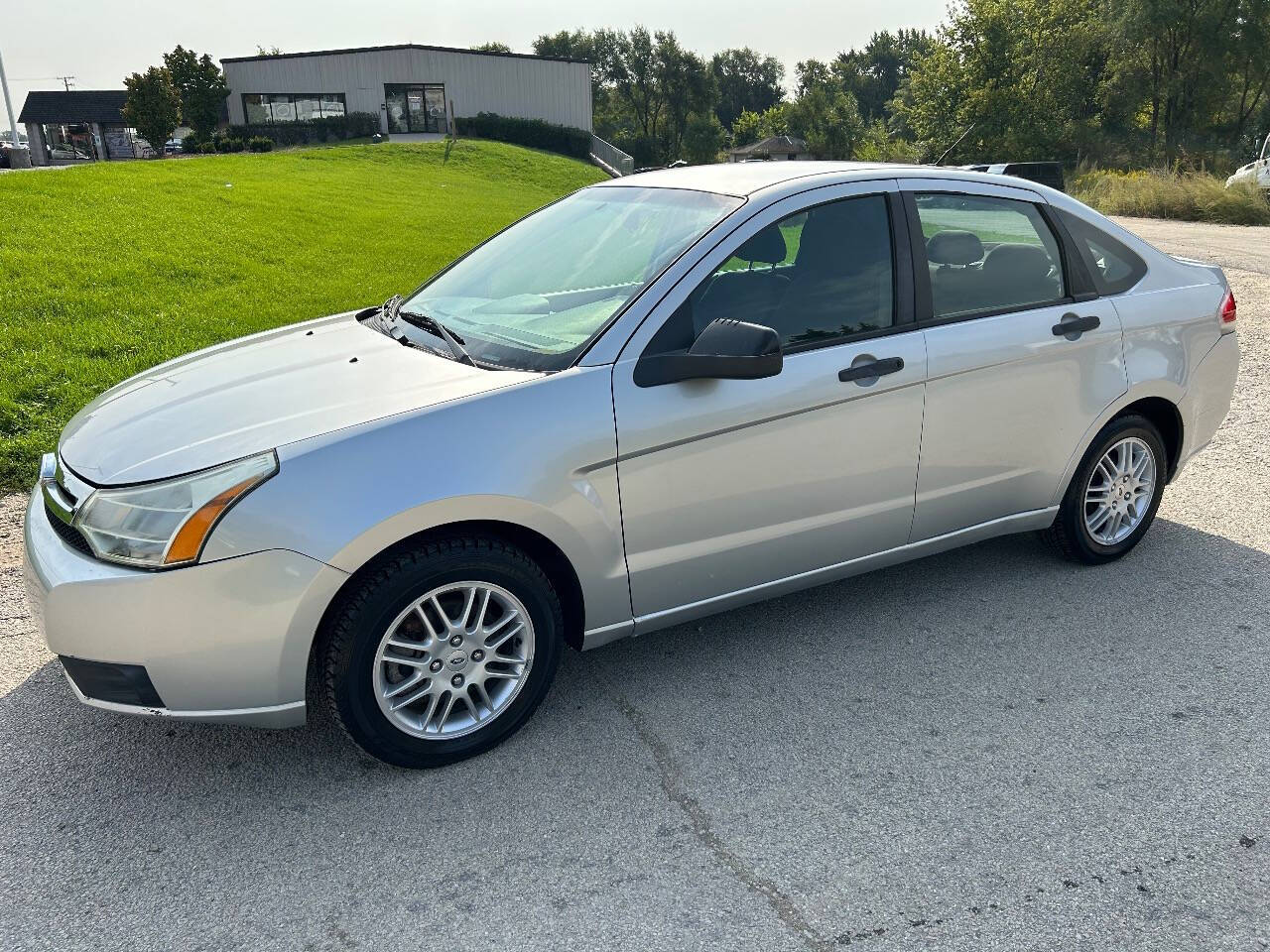 View vehicle photo 2