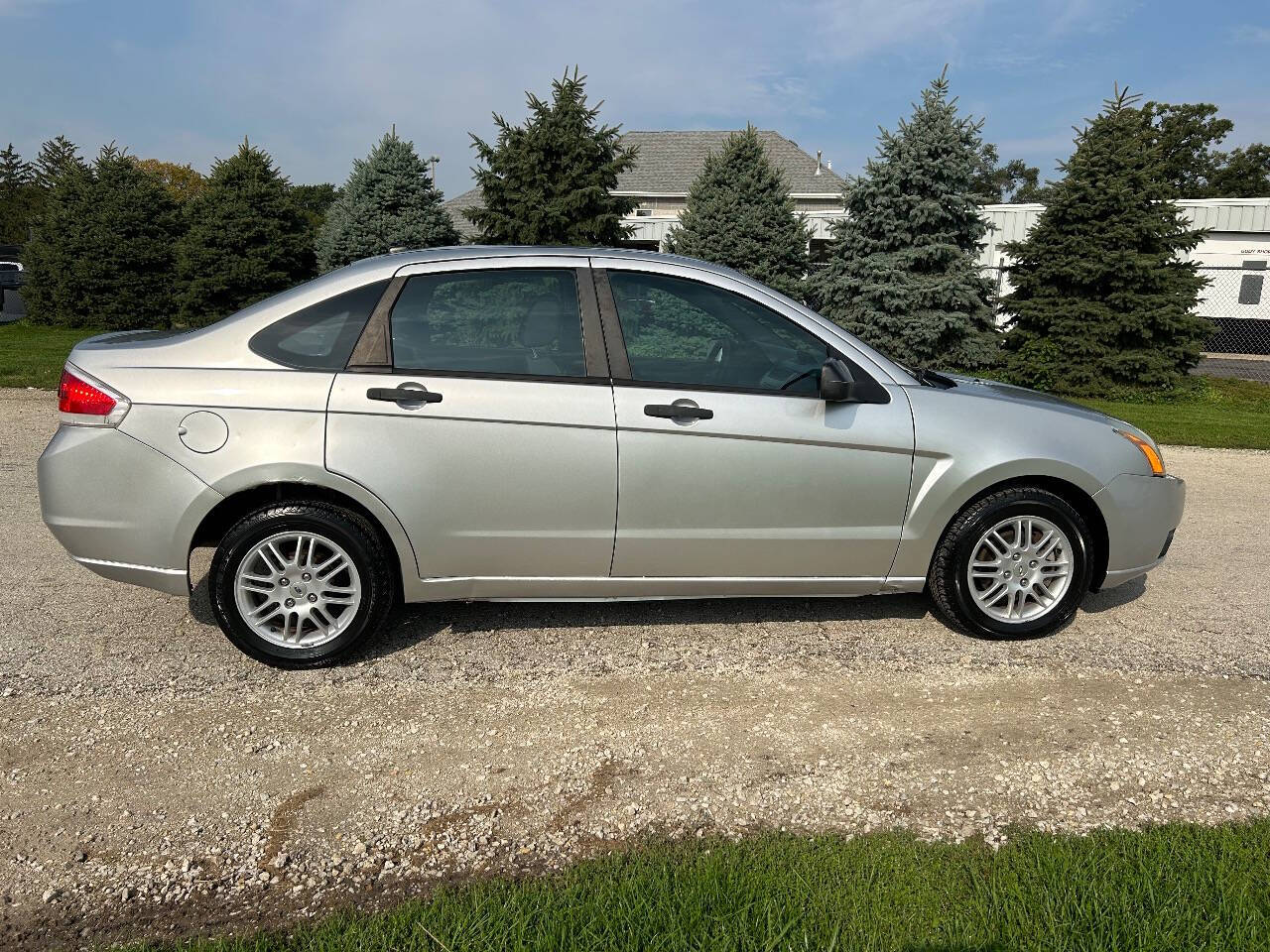 View vehicle photo 6