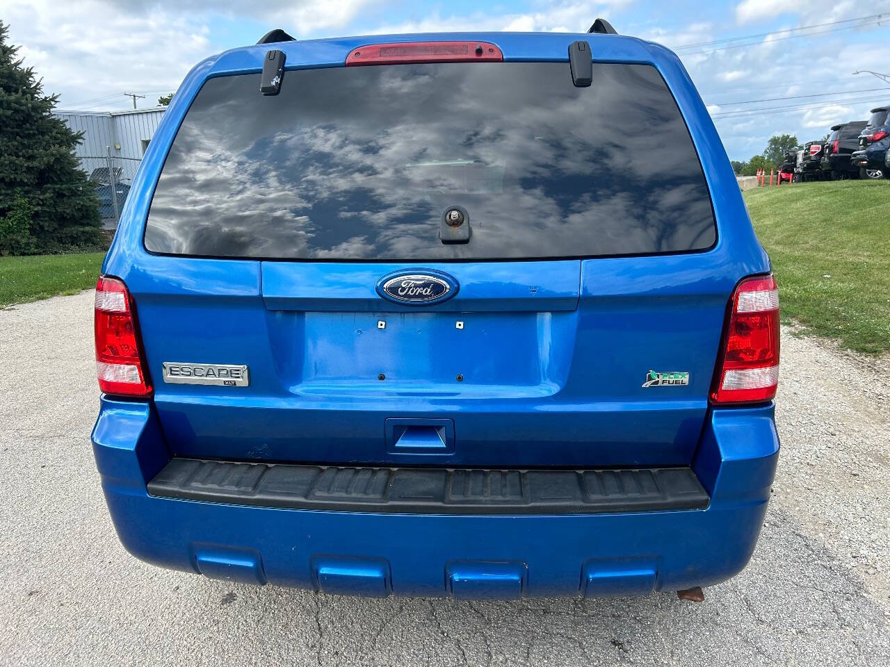 View vehicle photo 6