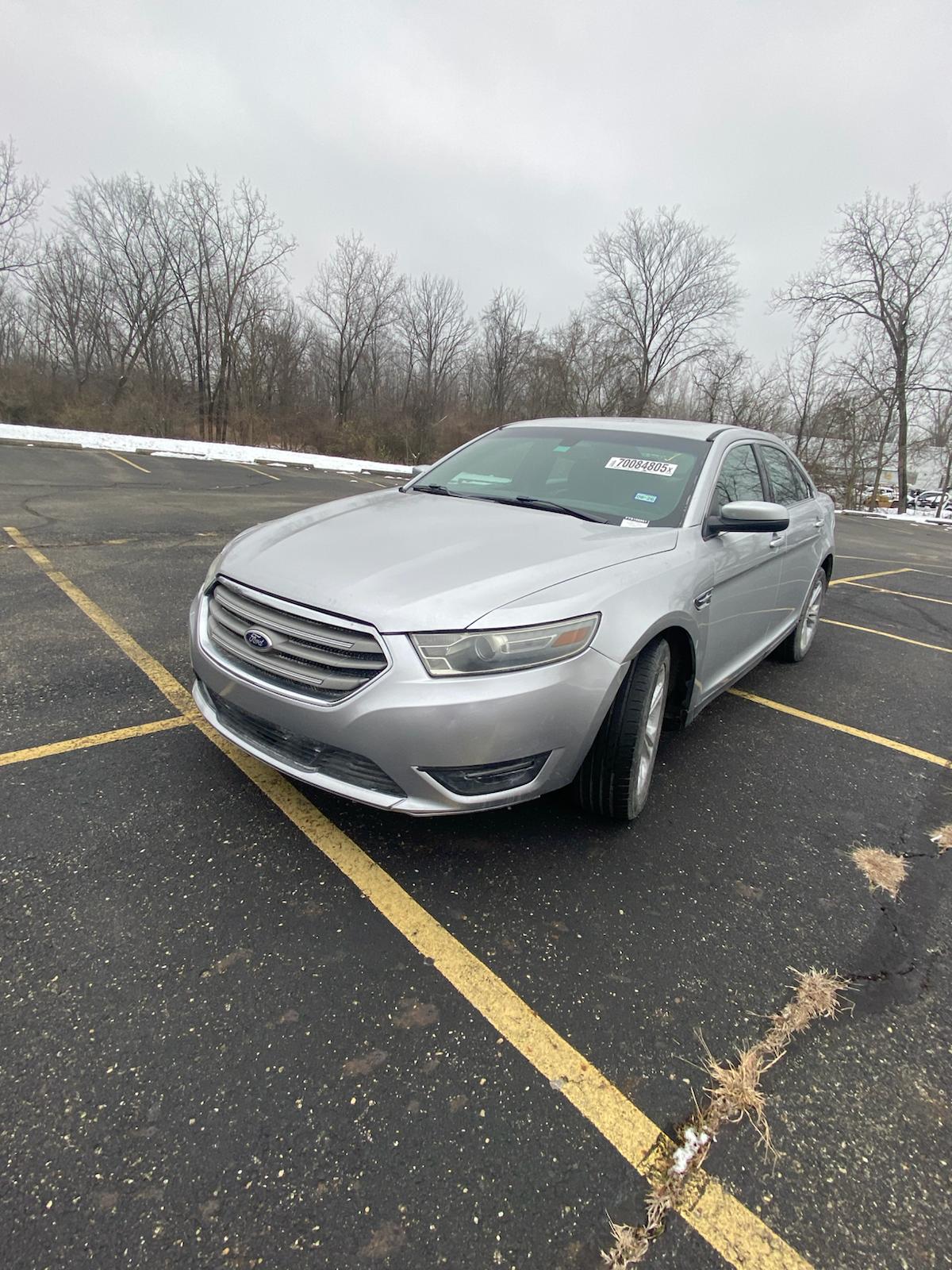 2015 Ford Taurus SEL FWD's photo