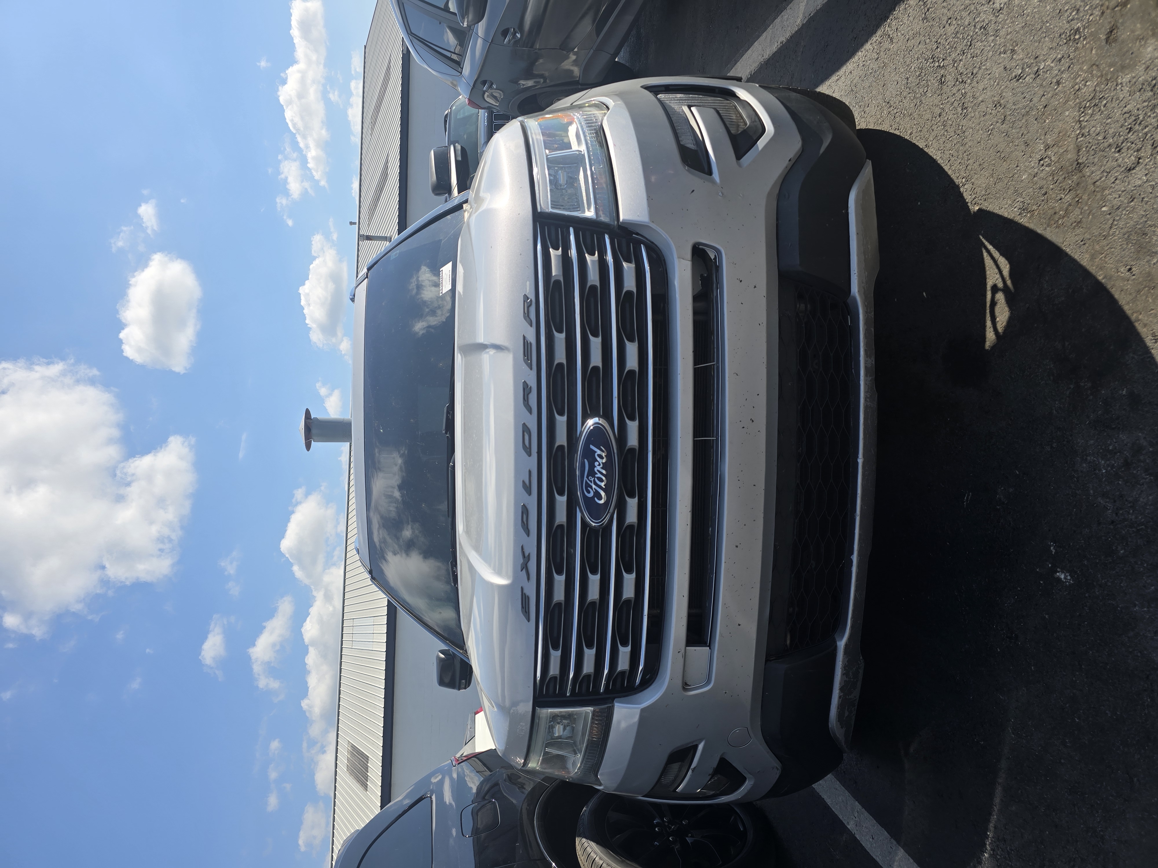 2017 Ford Explorer XLT 4WD's photo