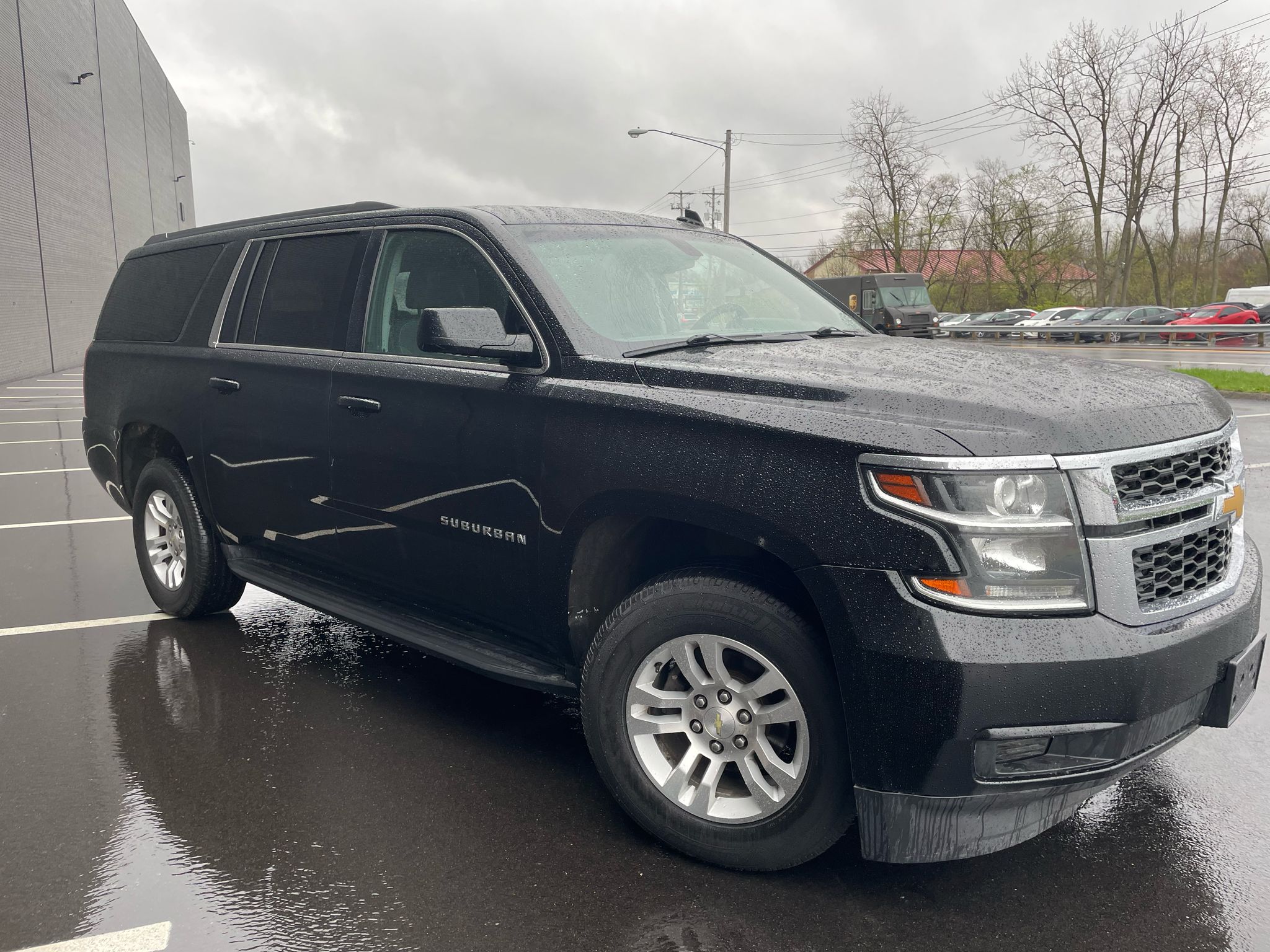 2018 Chevrolet Suburban 4WD 1500 LS's photo