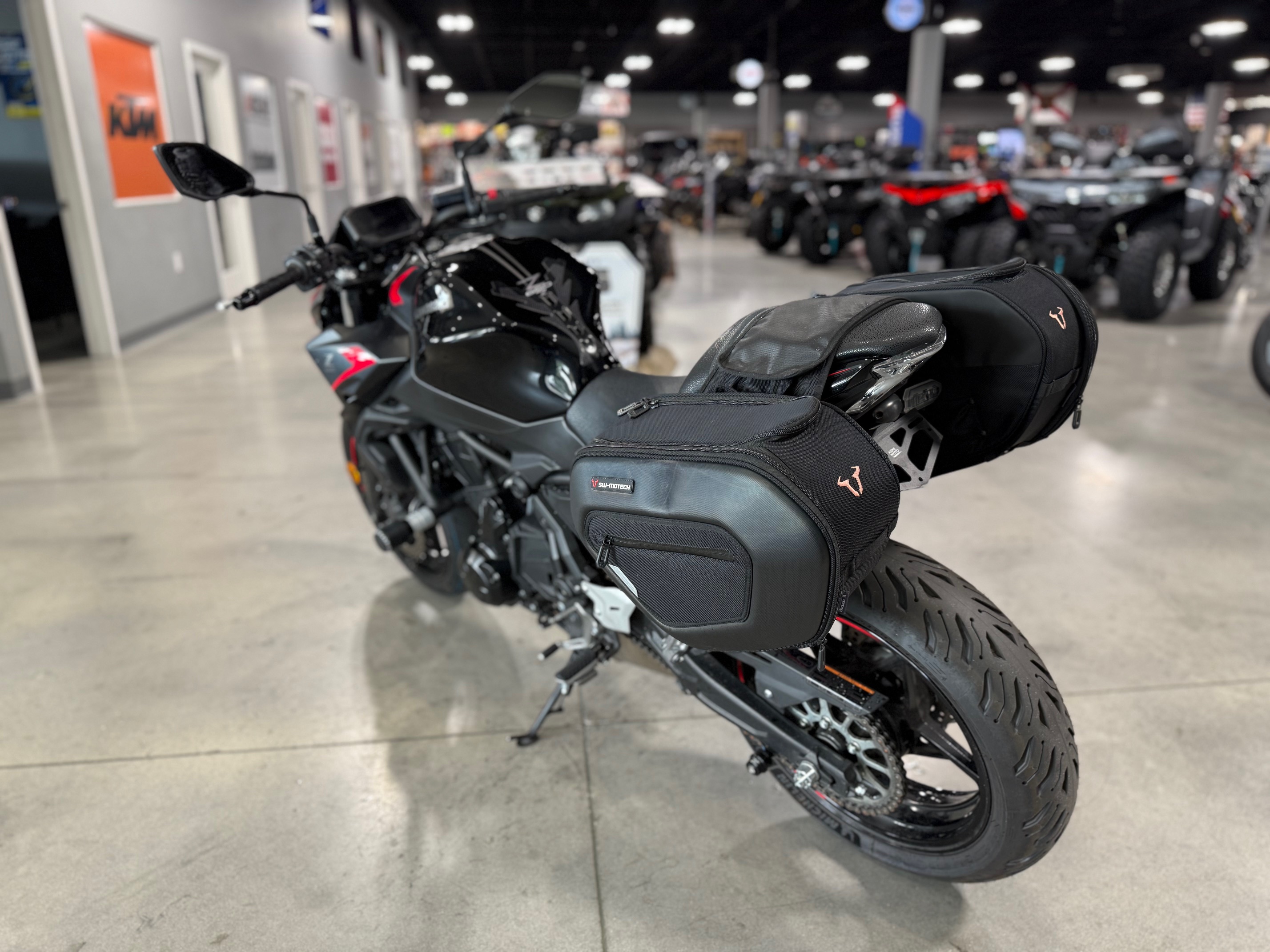 2023 - Kawasaki Z650 Base