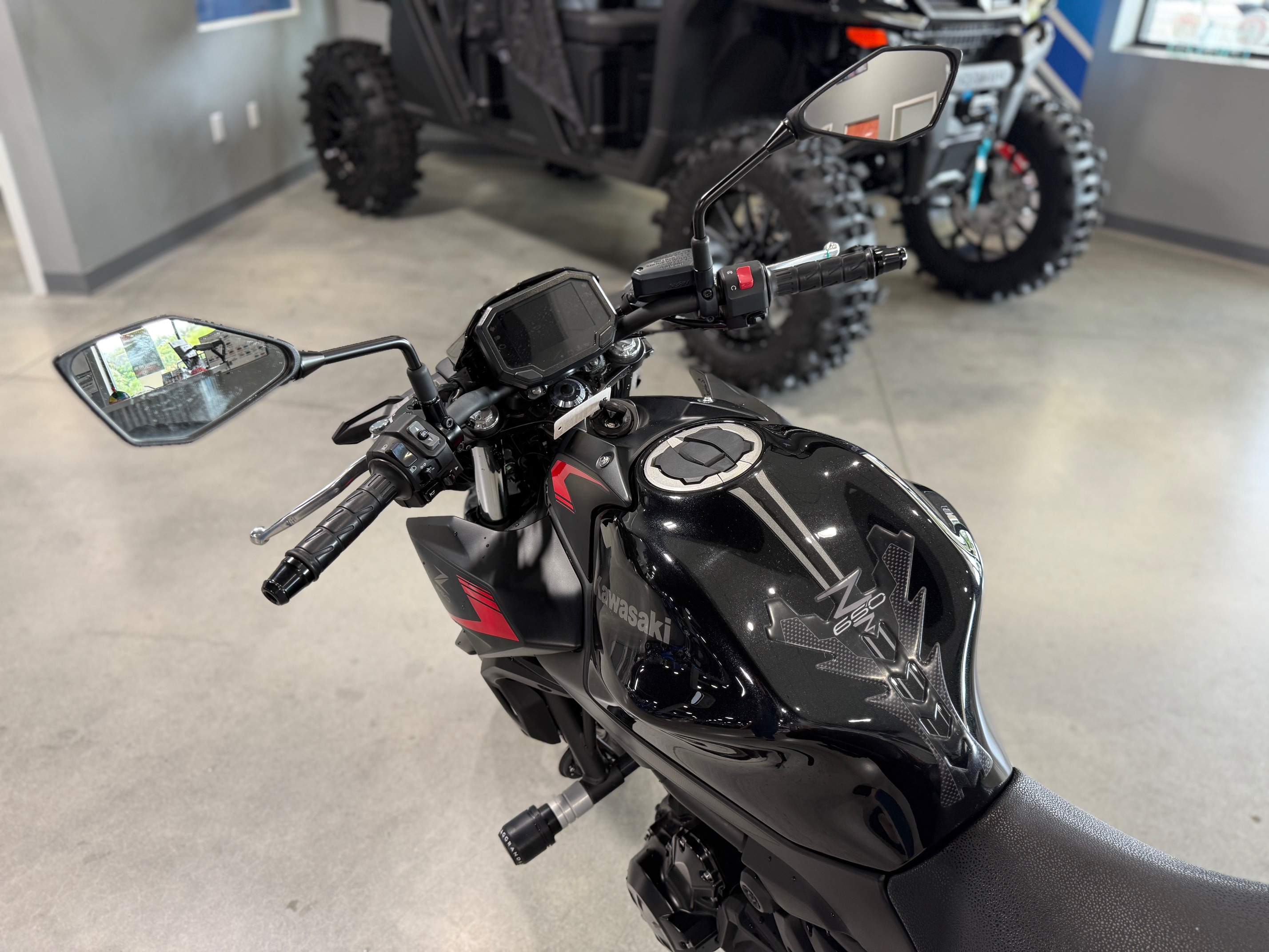 2023 - Kawasaki Z650 Base