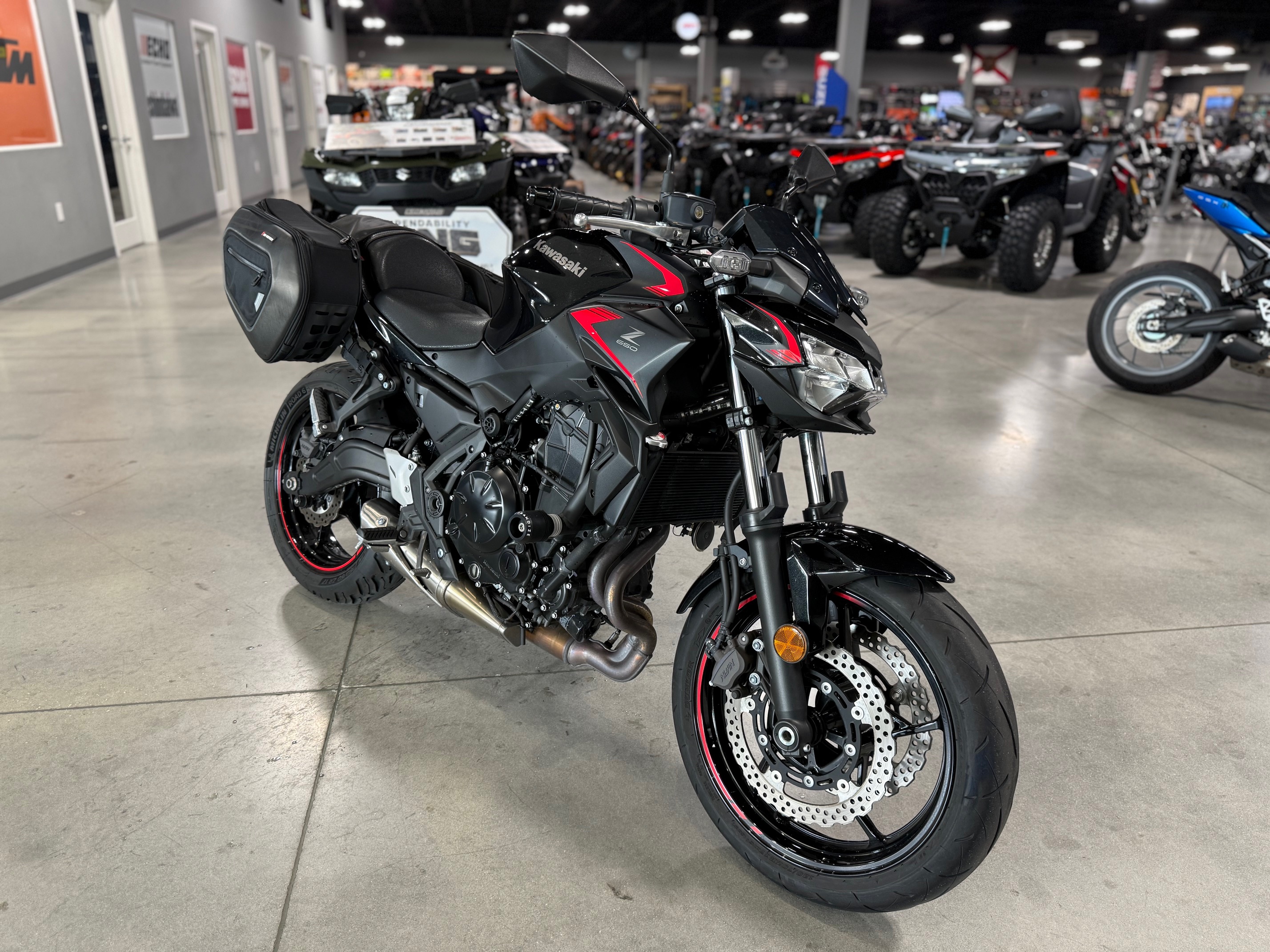 2023 - Kawasaki Z650 Base