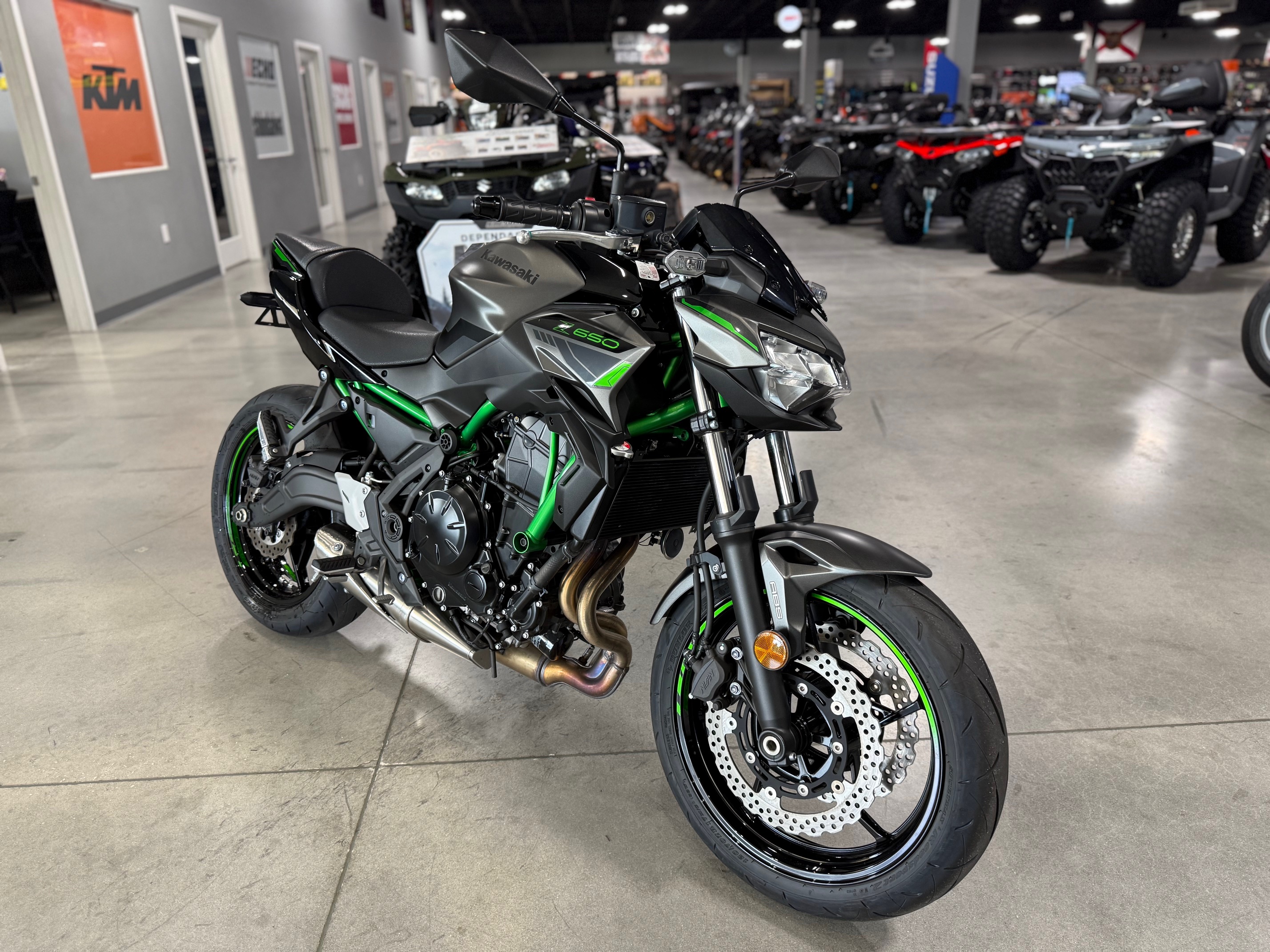 2023 - Kawasaki Z650 Base