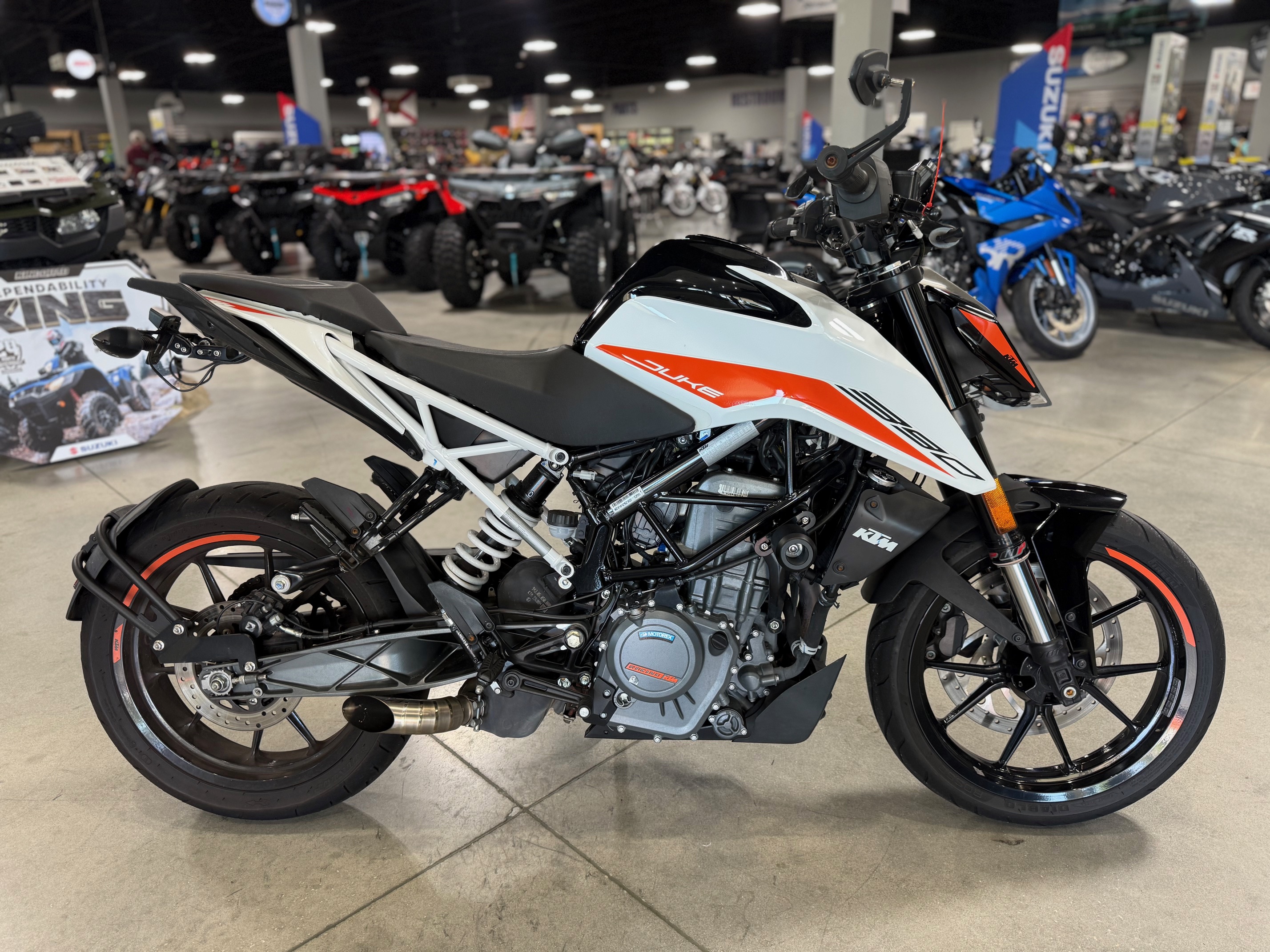 2022 - KTM 390 Duke
