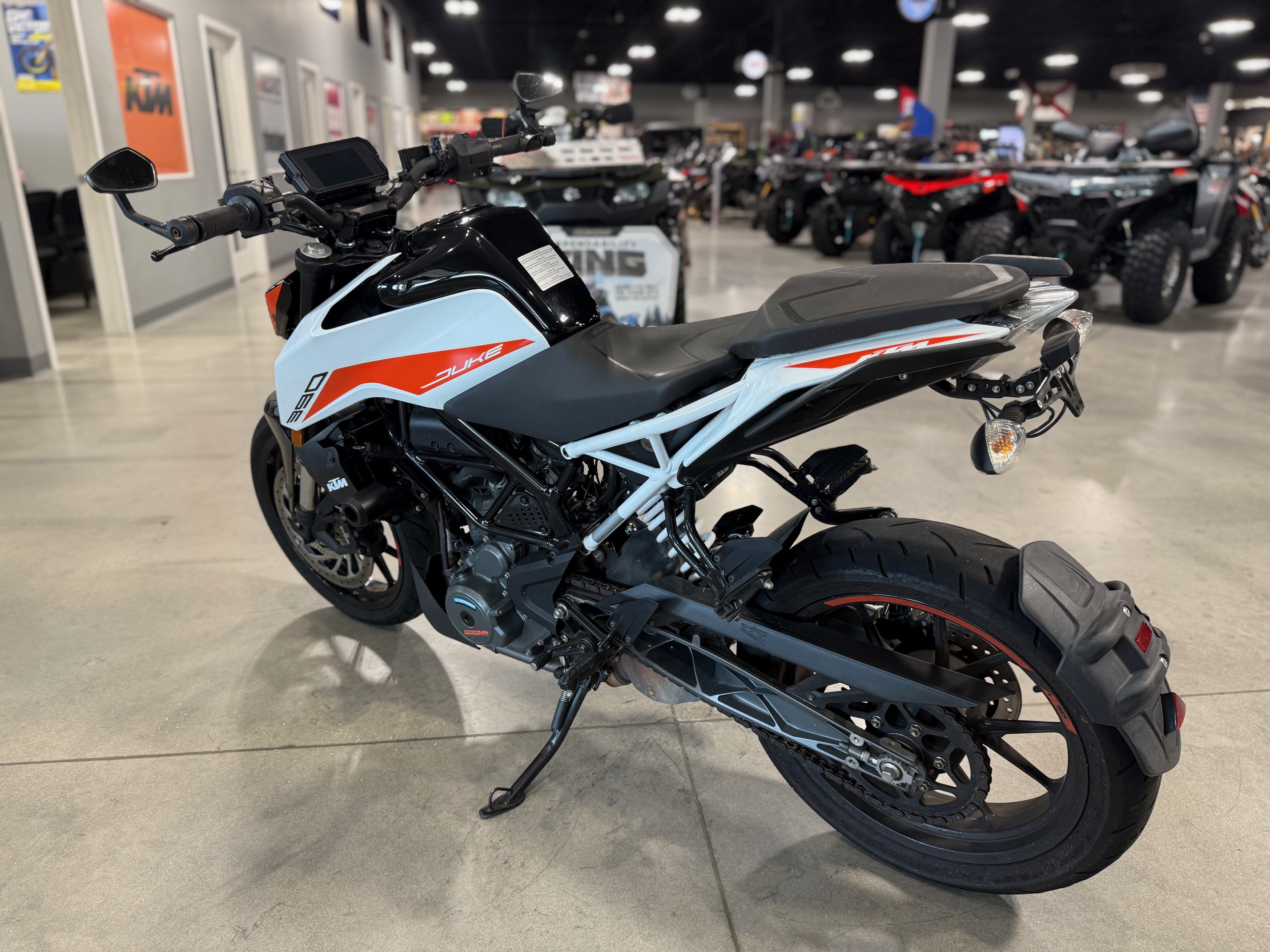2022 - KTM 390 Duke