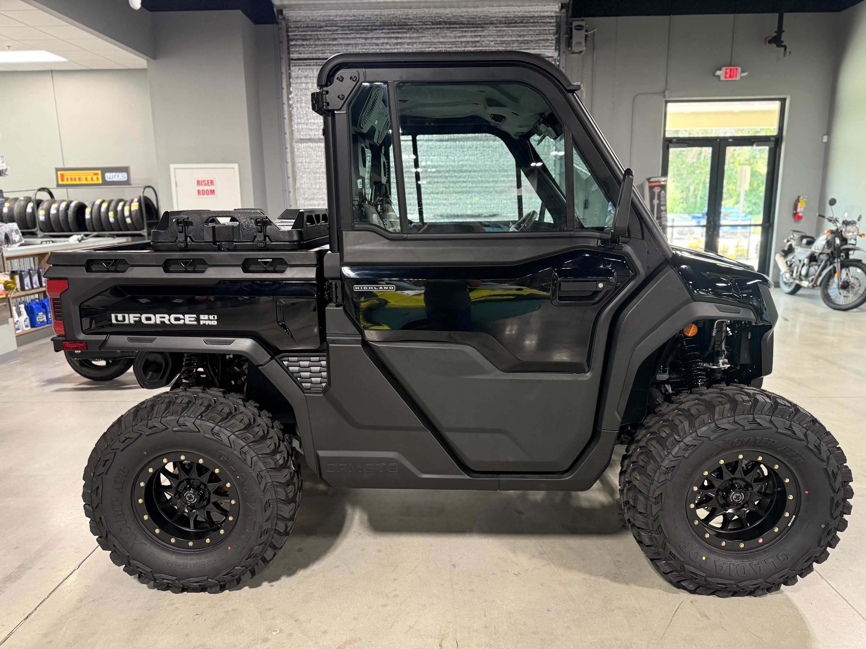 2025 Black CFMoto Uforce U10 PRO Highland