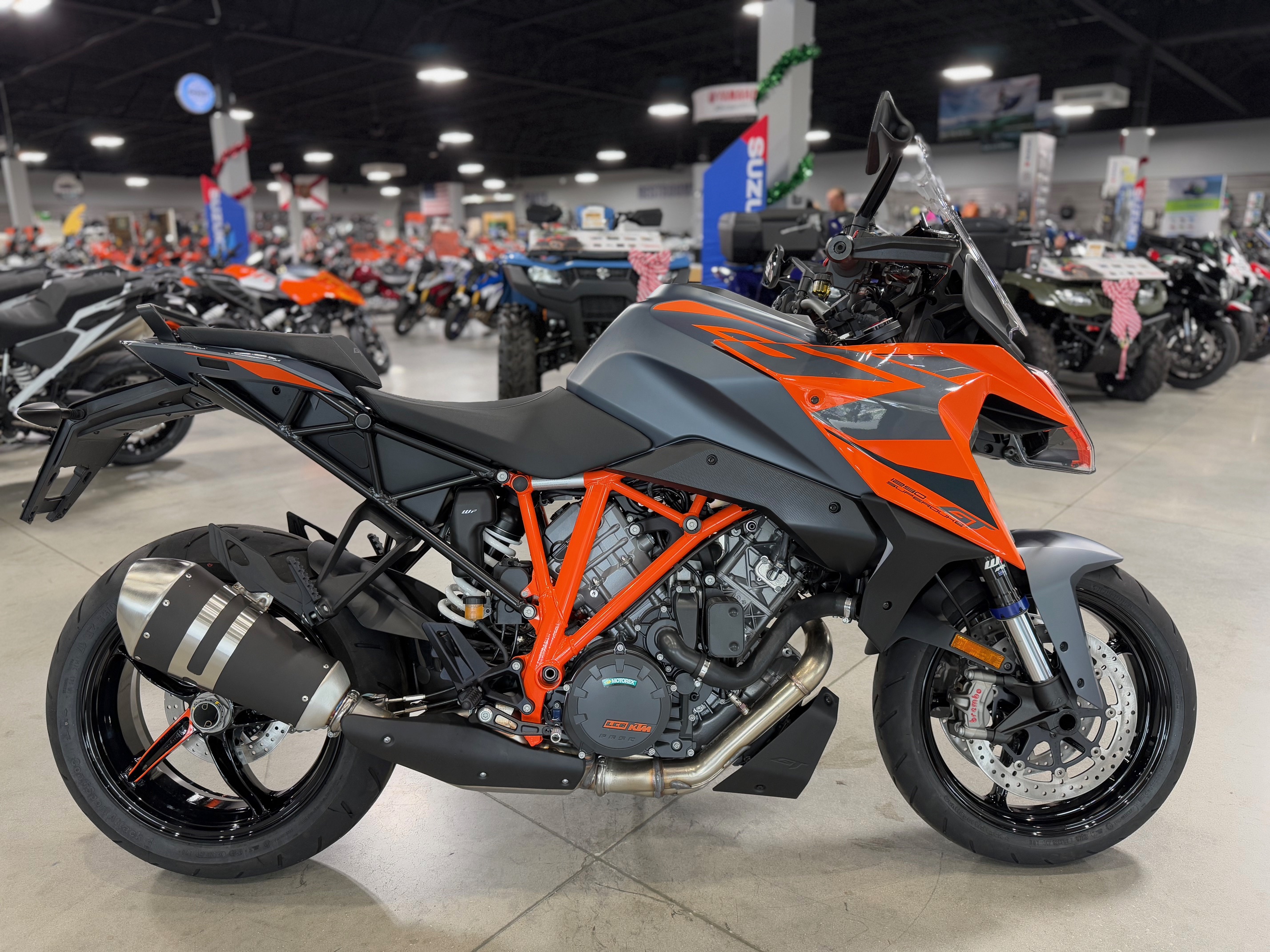 2024 - KTM 1290 Super Duke GT