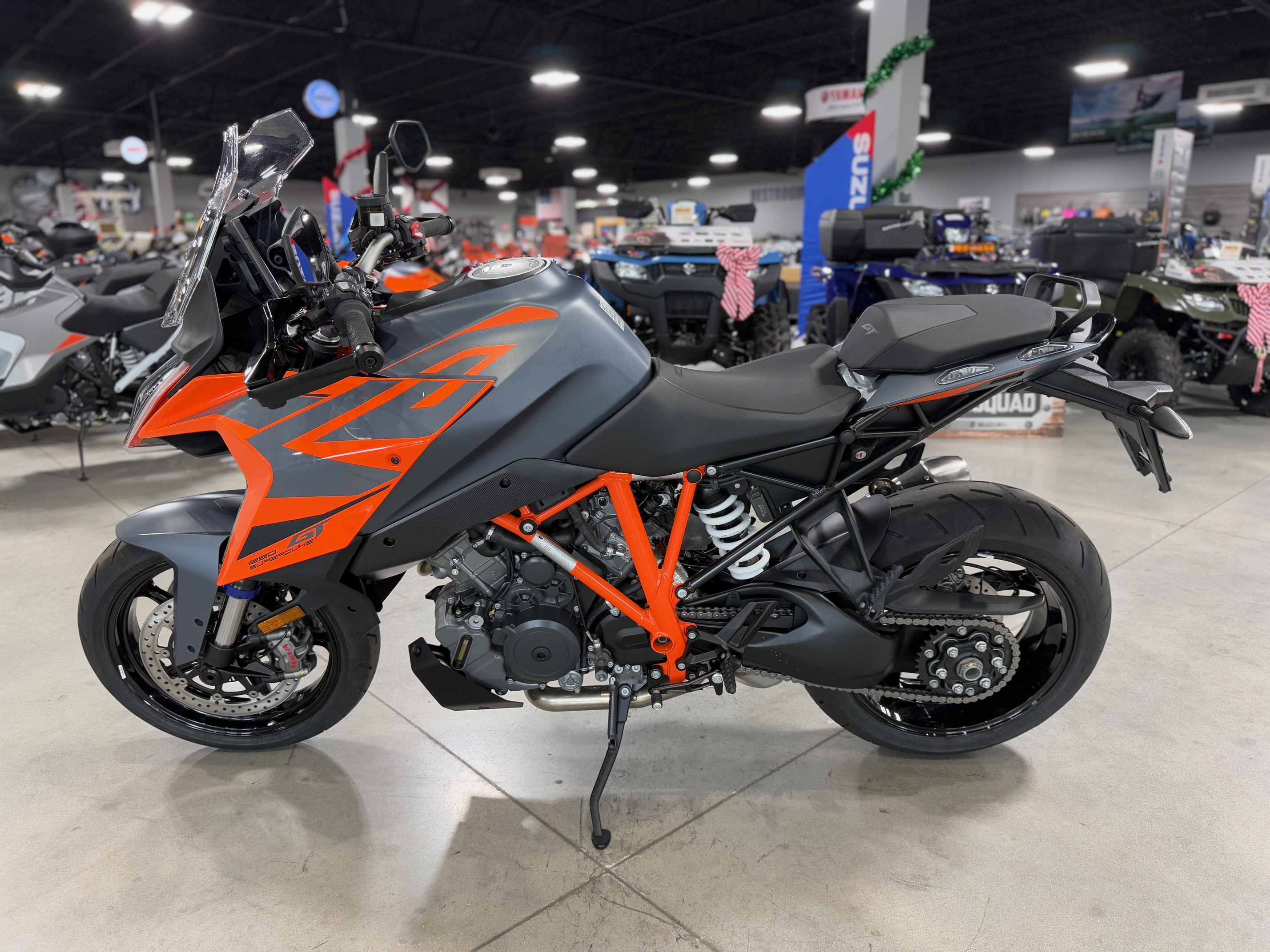 2024 - KTM 1290 Super Duke GT