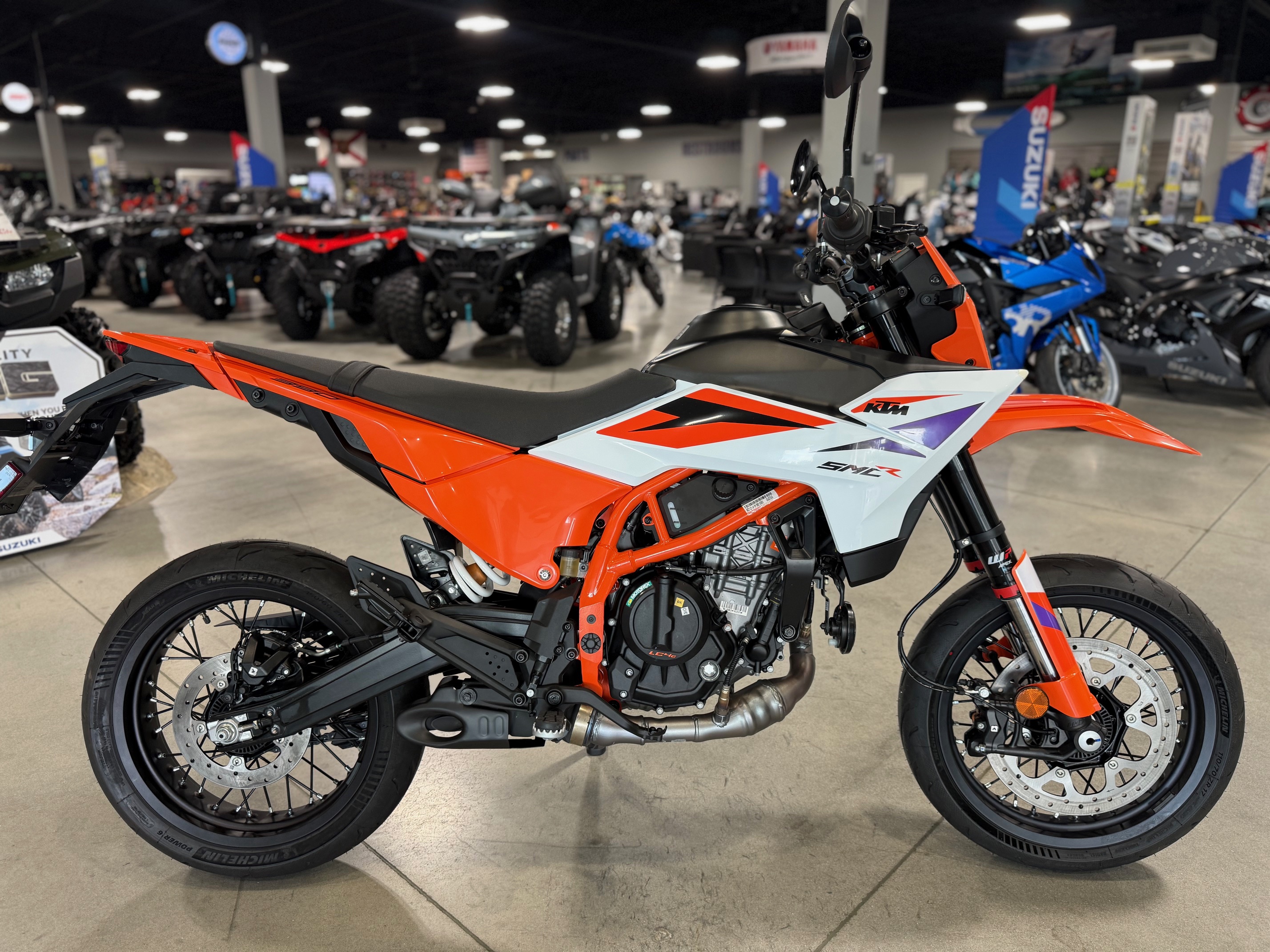 2025 - KTM 390 SMC R