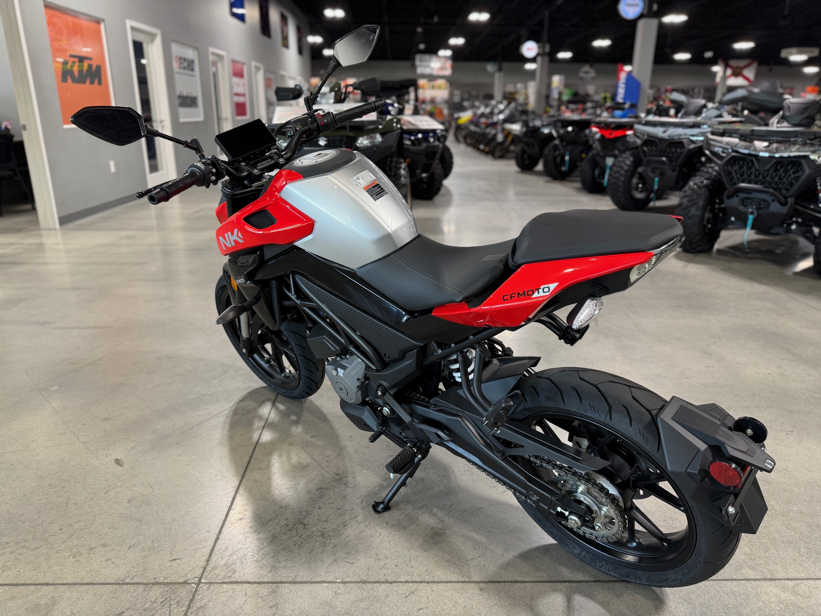 2025 RED CFMOTO 300NK