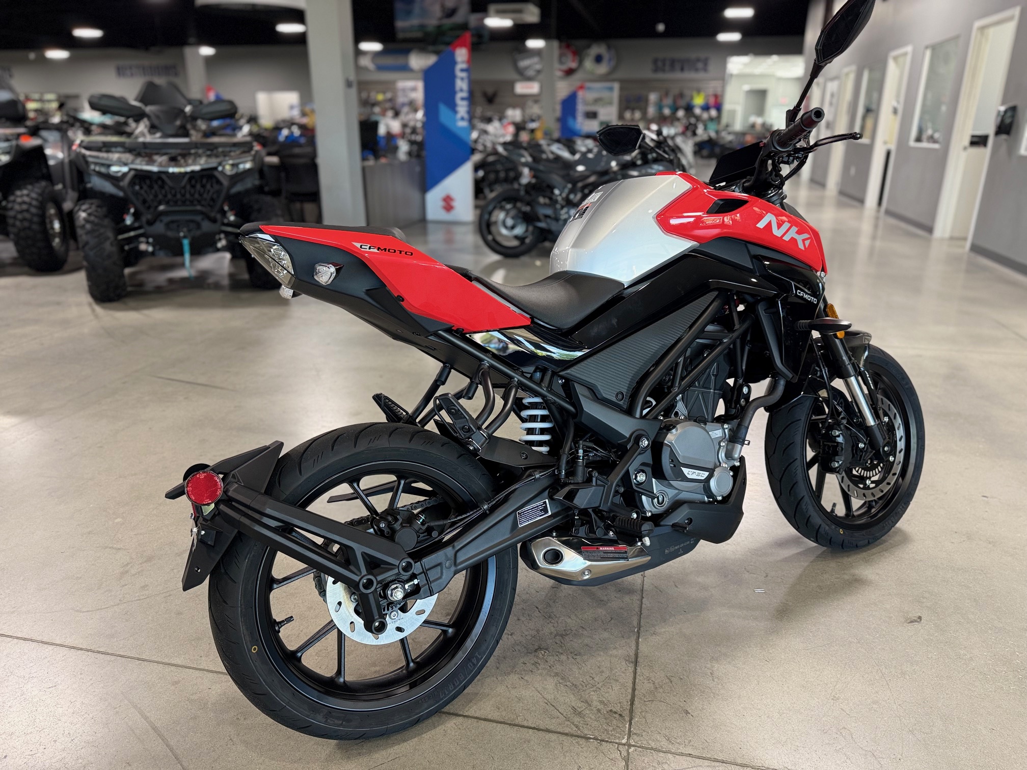 2025 RED CFMOTO 300NK