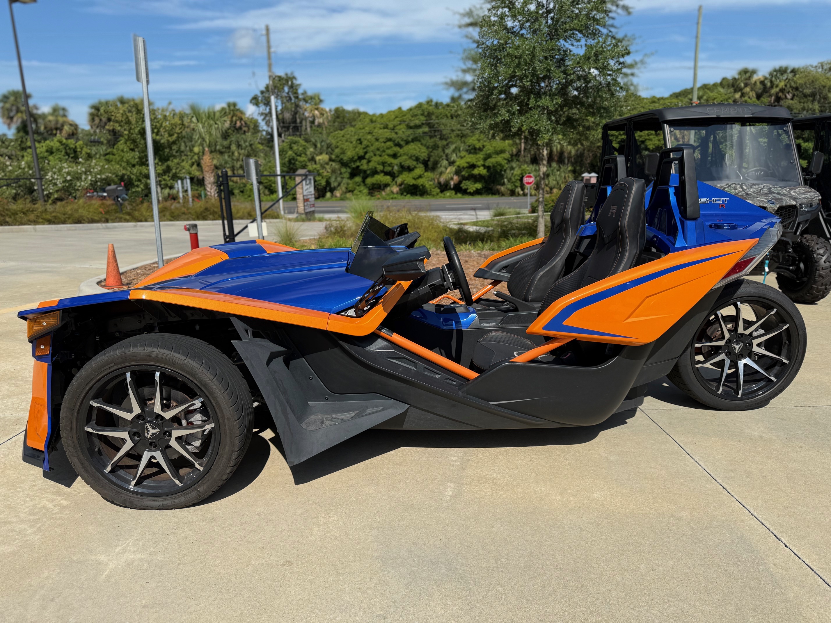 2021 - Polaris Slingshot R