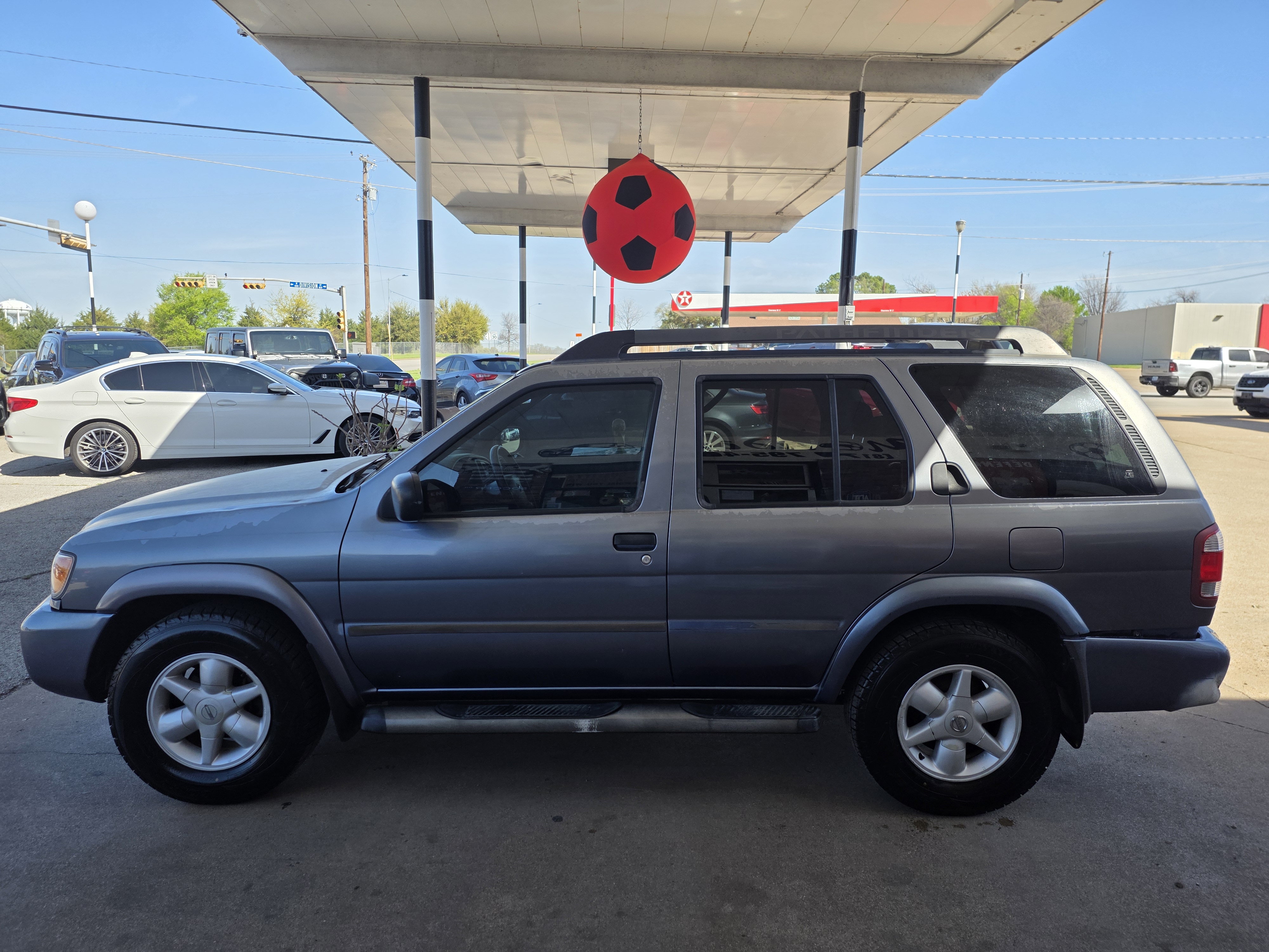 2002 Nissan Pathfinder SE