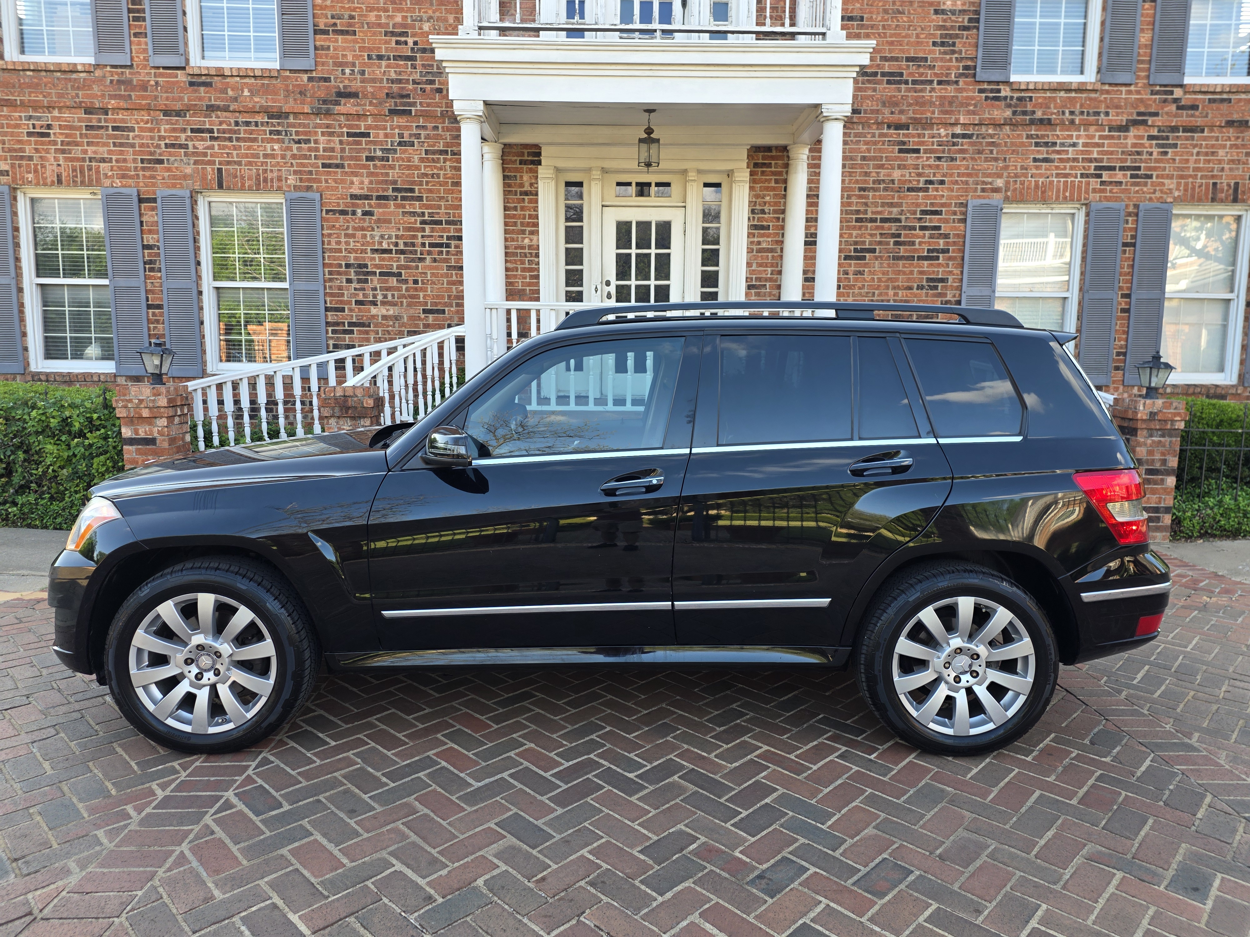 Black 2012 Mercedes-Benz GLK 350 SUV / Crossover Rear-Wheel Drive
