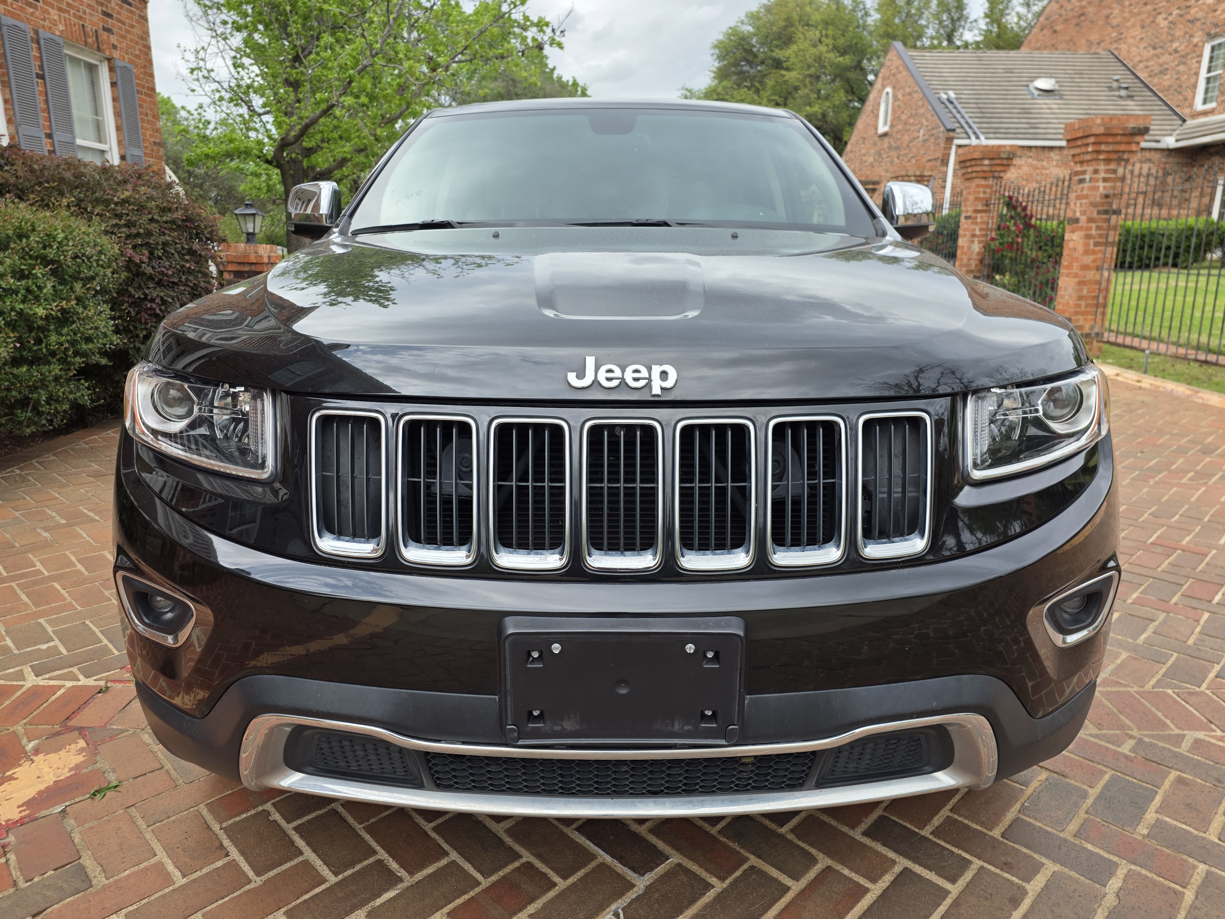 View vehicle photo 3