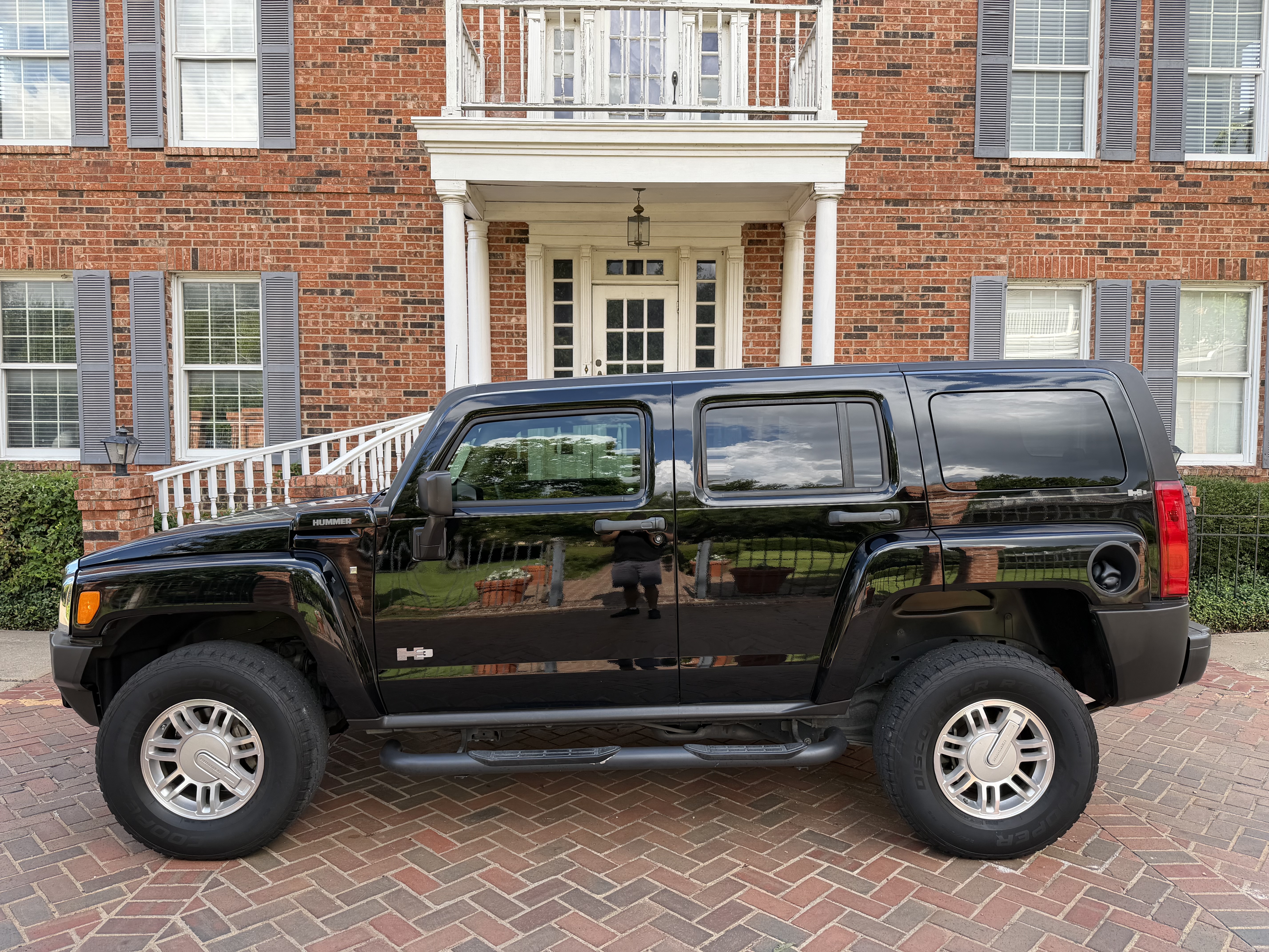 - 2006 Hummer H3 SUV / Crossover Four-Wheel Drive 4-Speed Automatic Overdrive