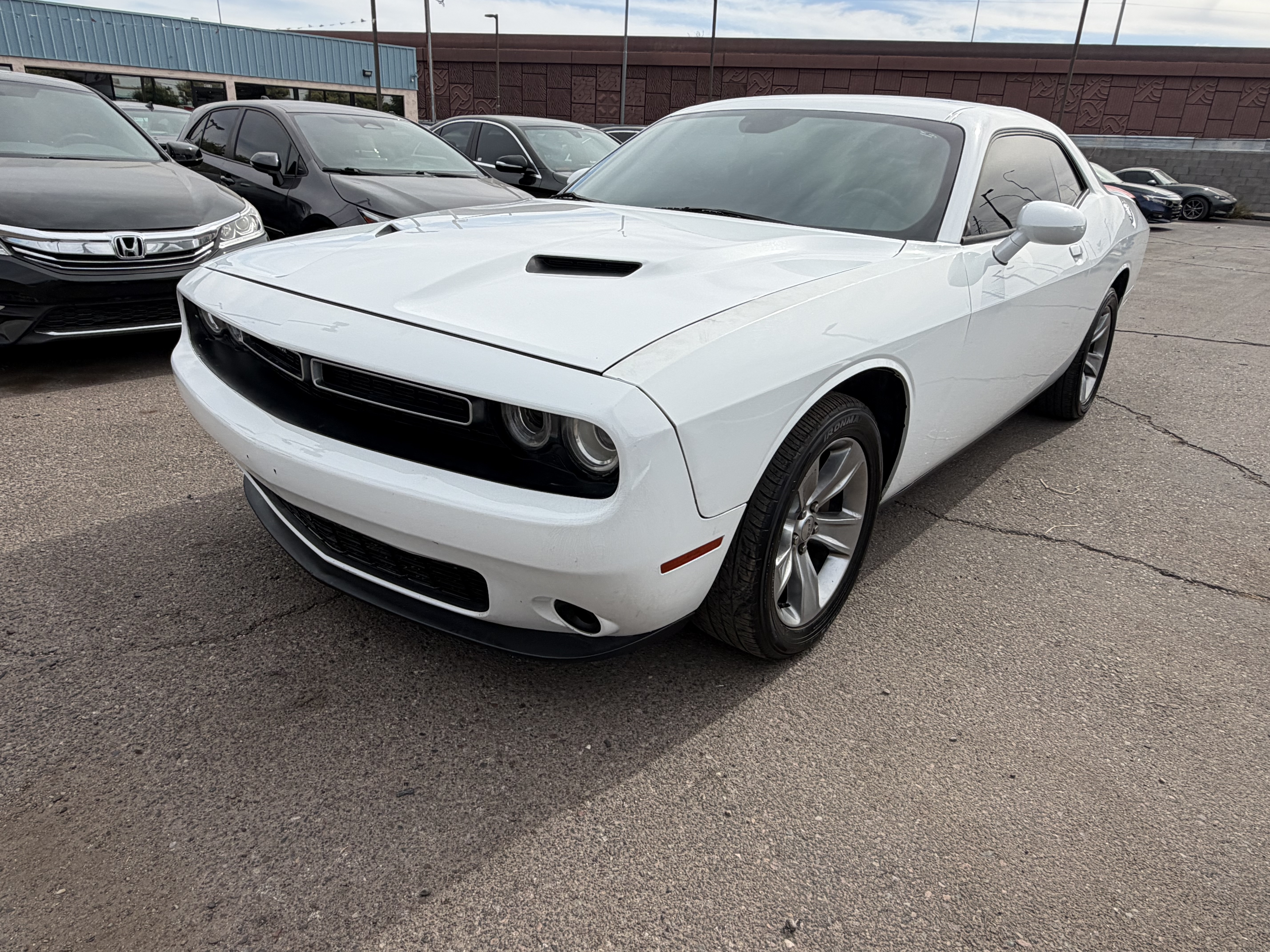 White 2018 Dodge Challenger SXT RWD Coupe Rear-Wheel Drive Automatic