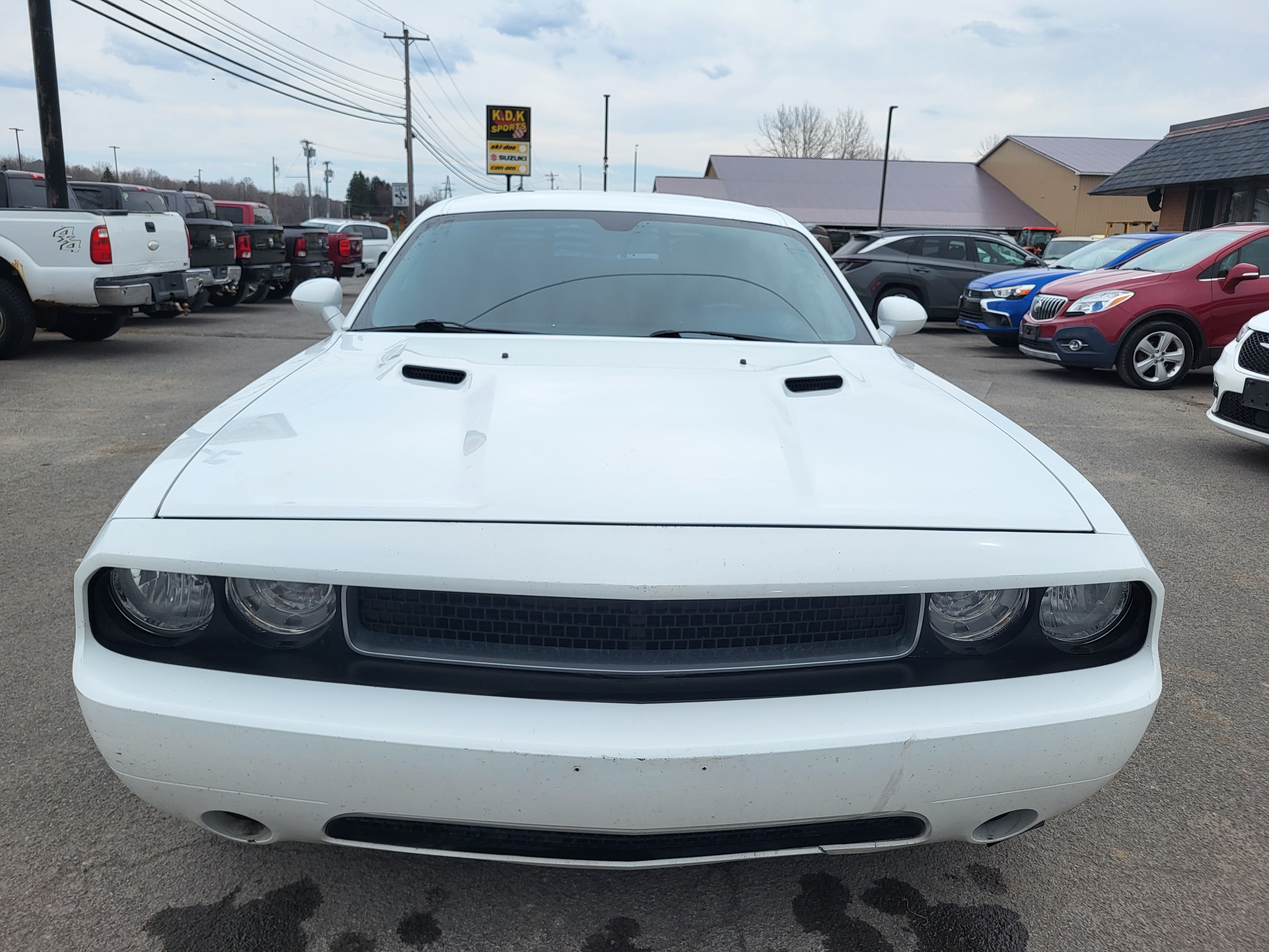 2014 Dodge Challenger SXT's photo