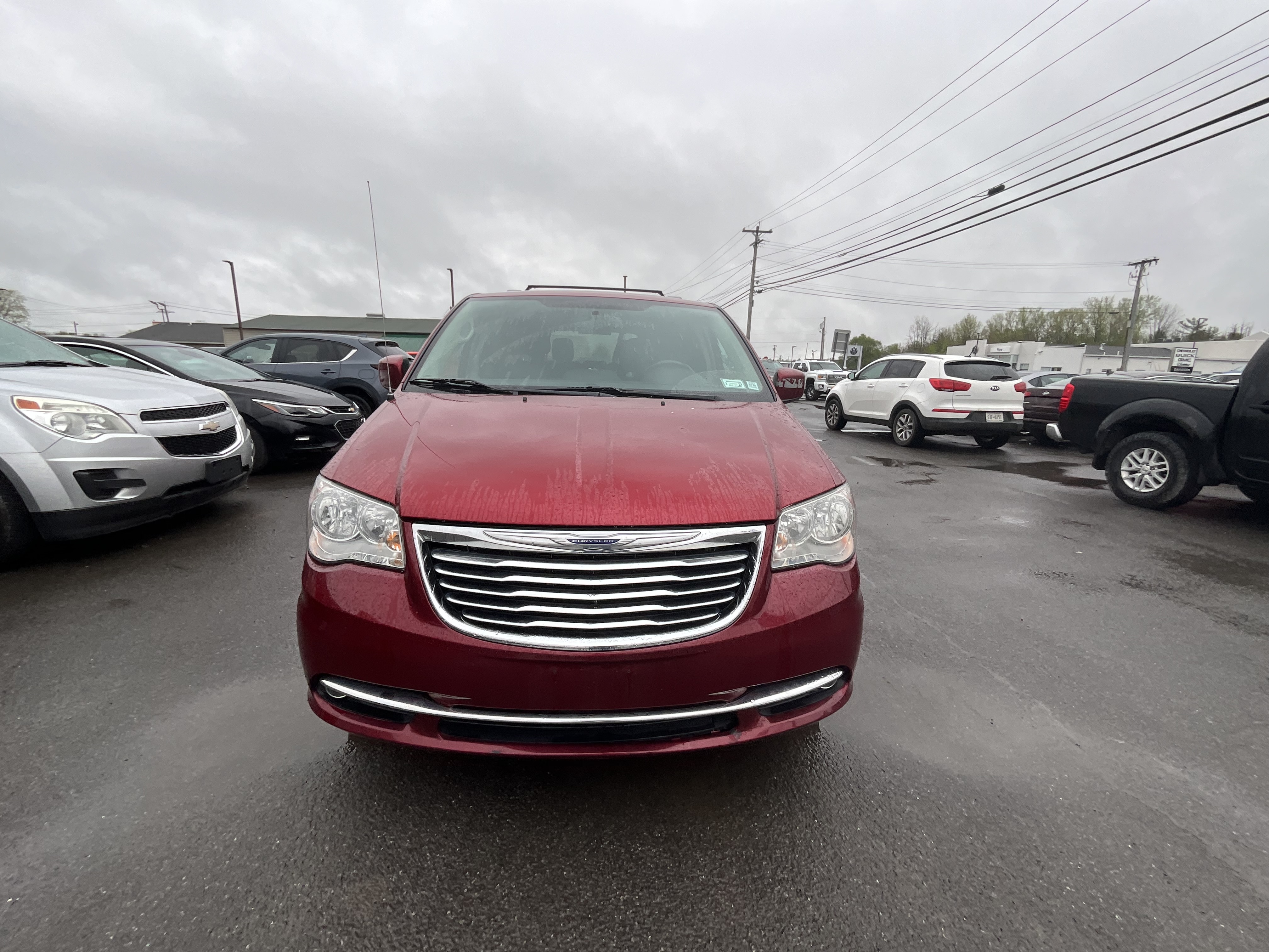 2015 Chrysler Town & Country Touring's photo