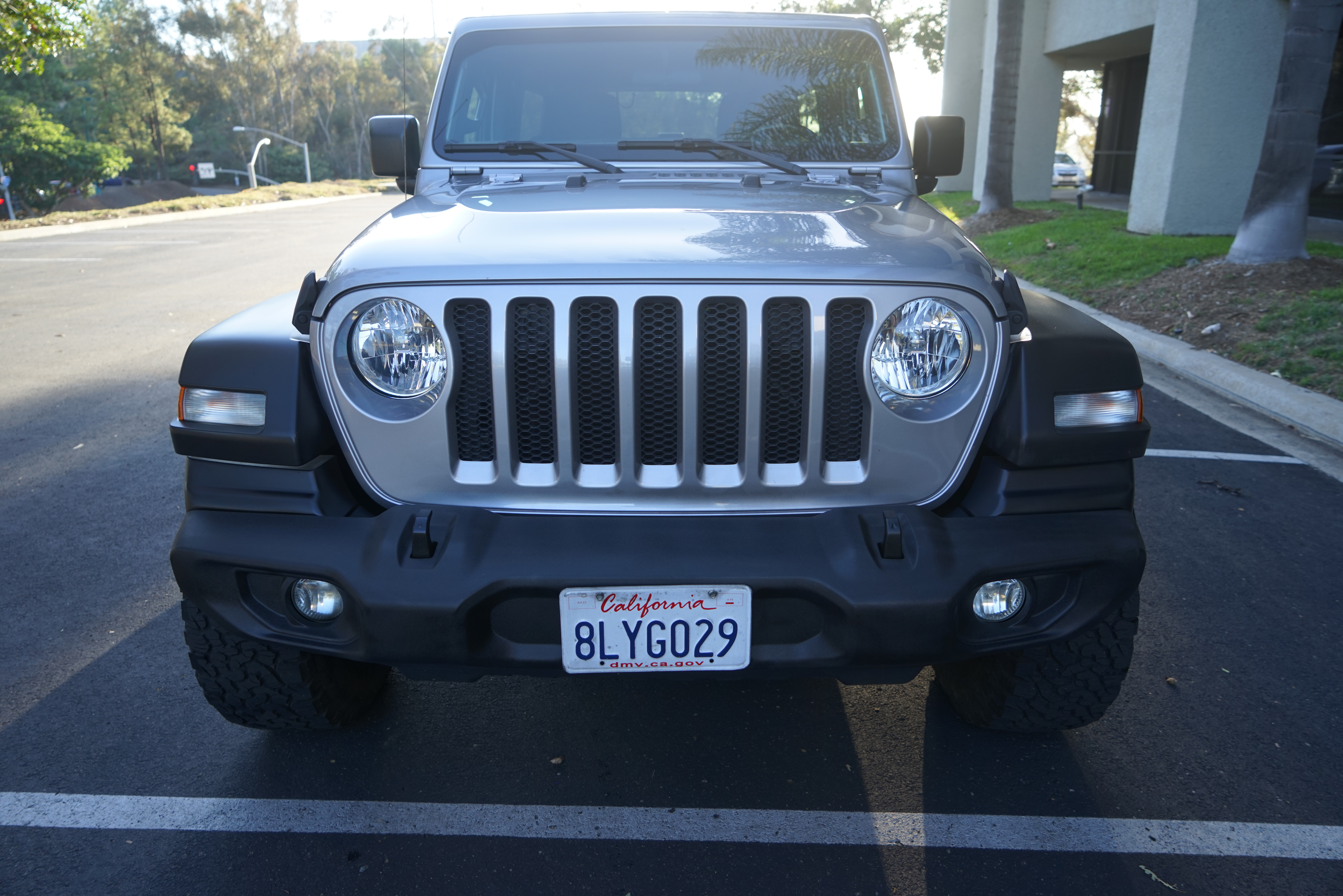 View vehicle photo 2