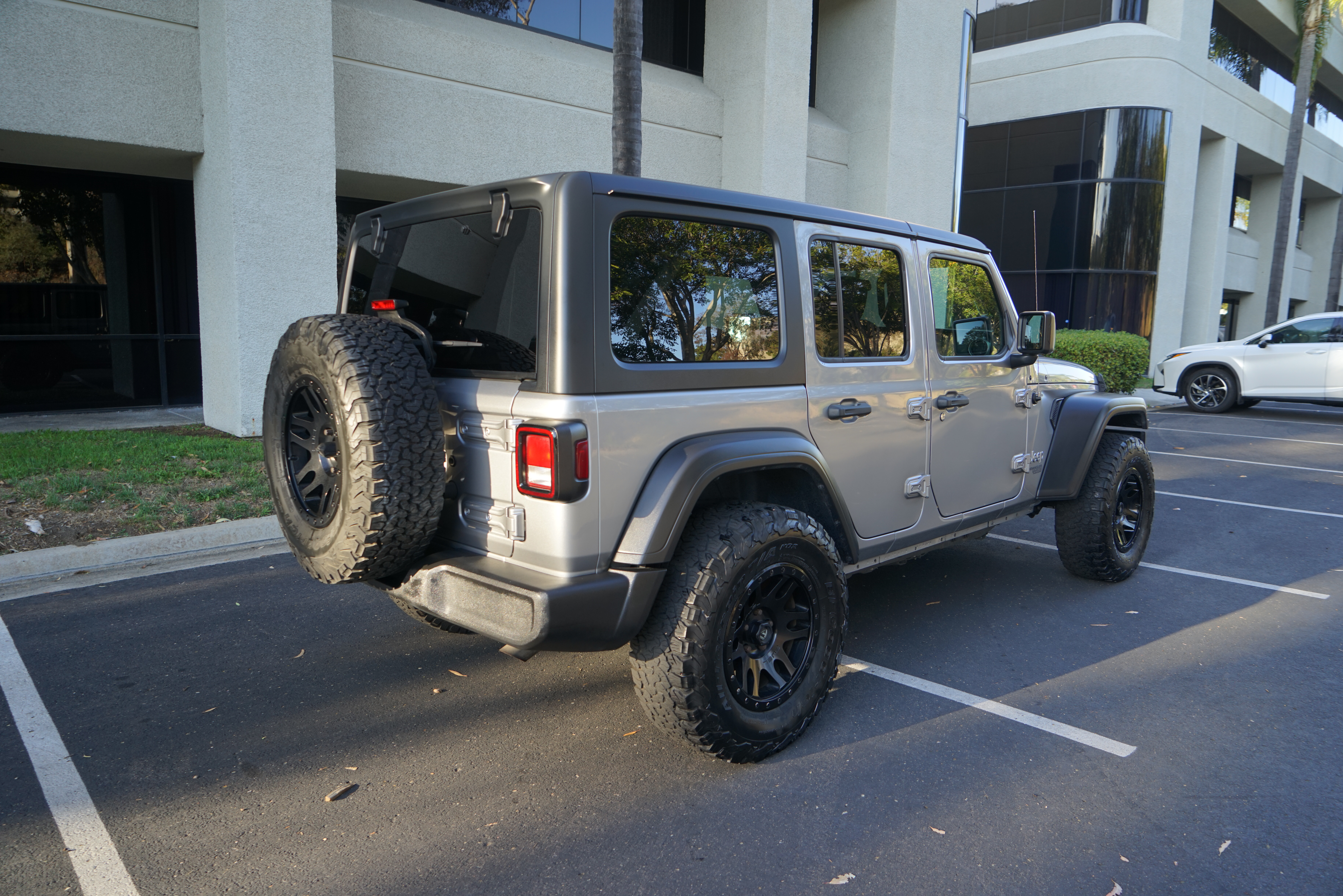 View vehicle photo 7