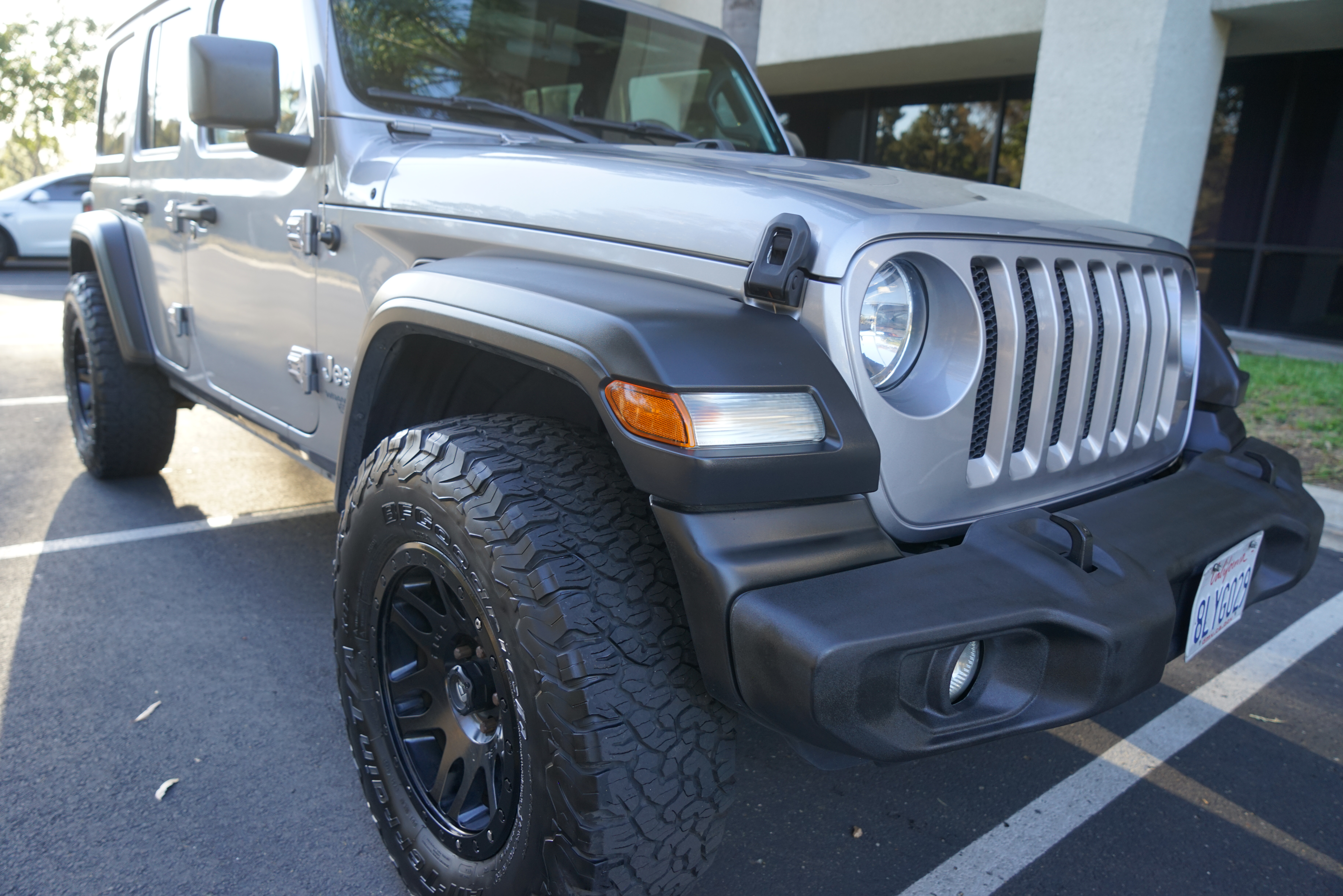 View vehicle photo 3