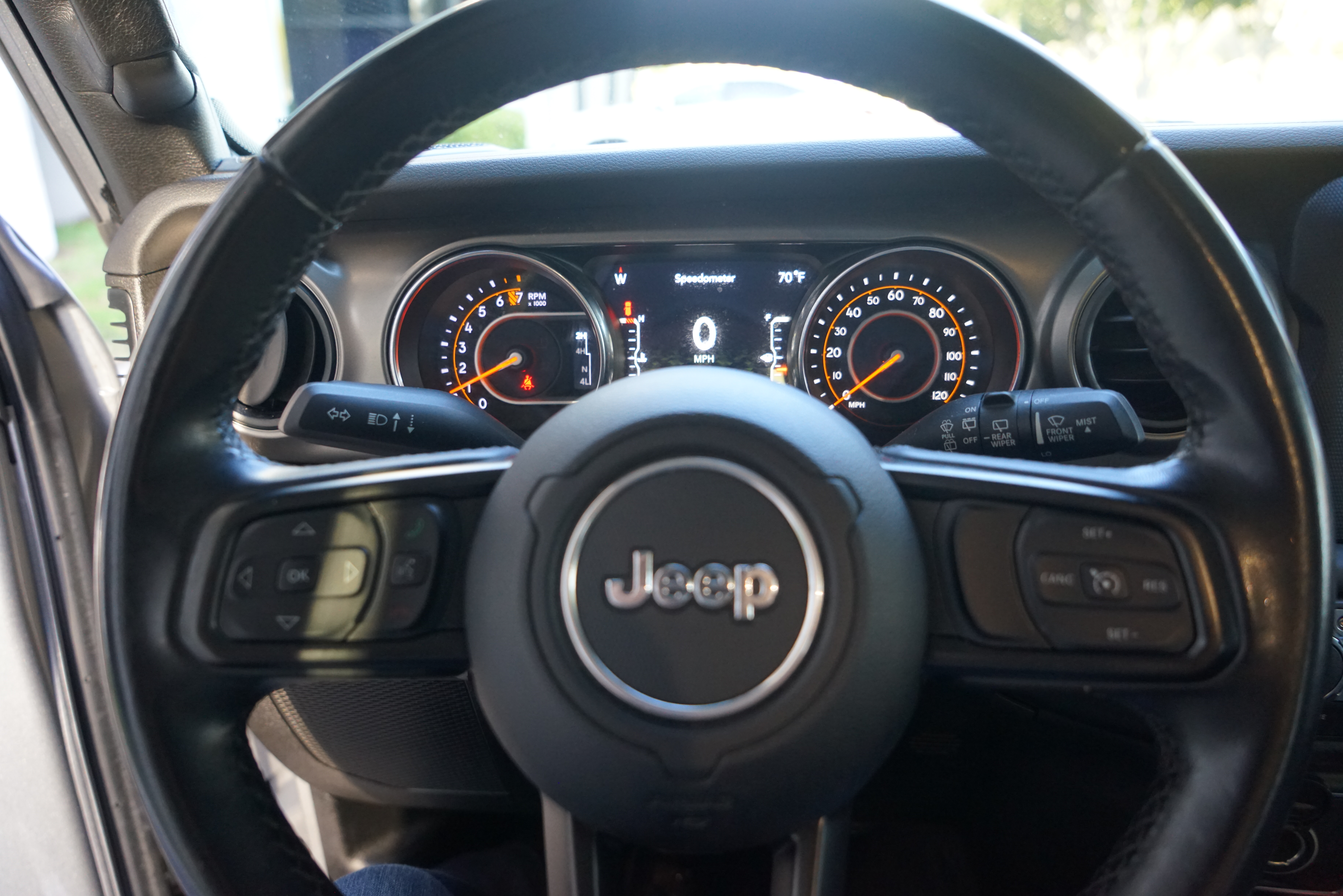 View vehicle photo 5