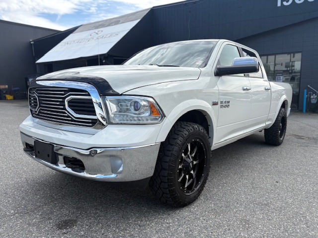 2017 RAM 1500 Laramie Crew Cab 4WD