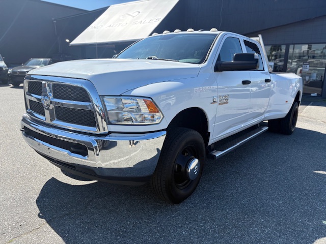 White 2018 RAM 3500 ST Crew Cab LB 4WD Pickup Truck Automatic