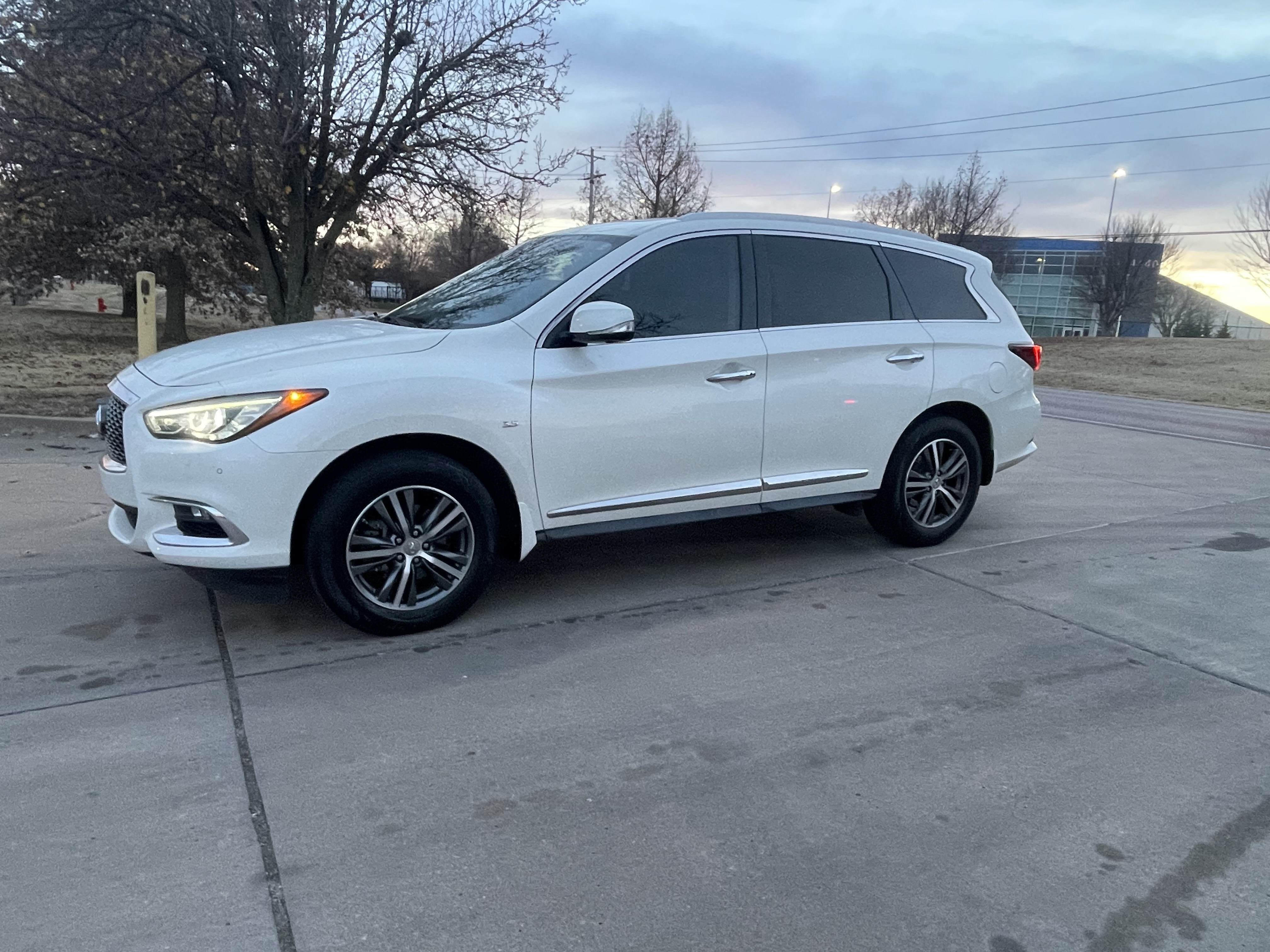 2017 INFINITI QX60 3.5's photo