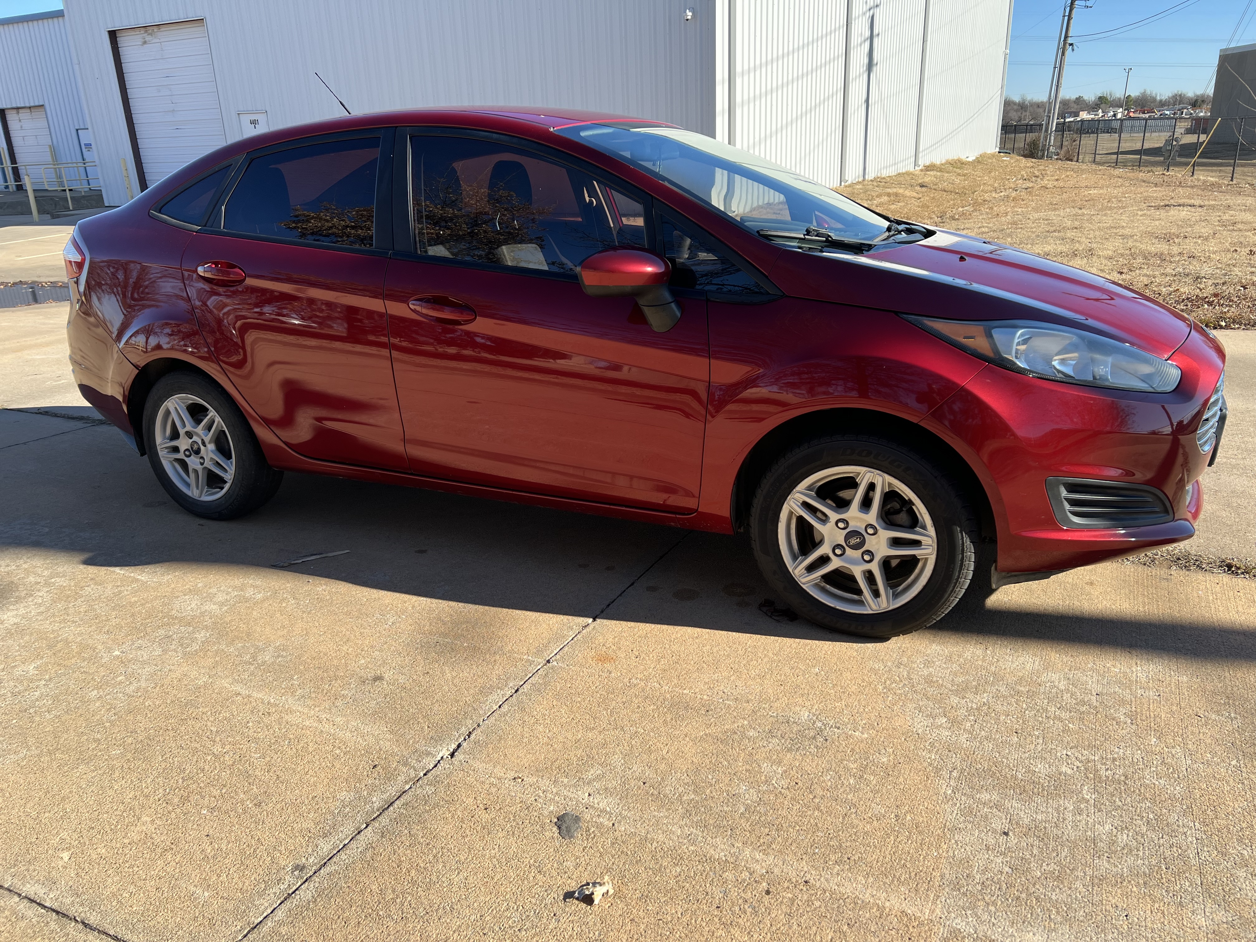 2017 Ford Fiesta SE Sedan's photo