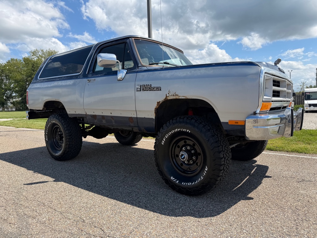 1990 DODGE RAMCHARGER 4X4 S