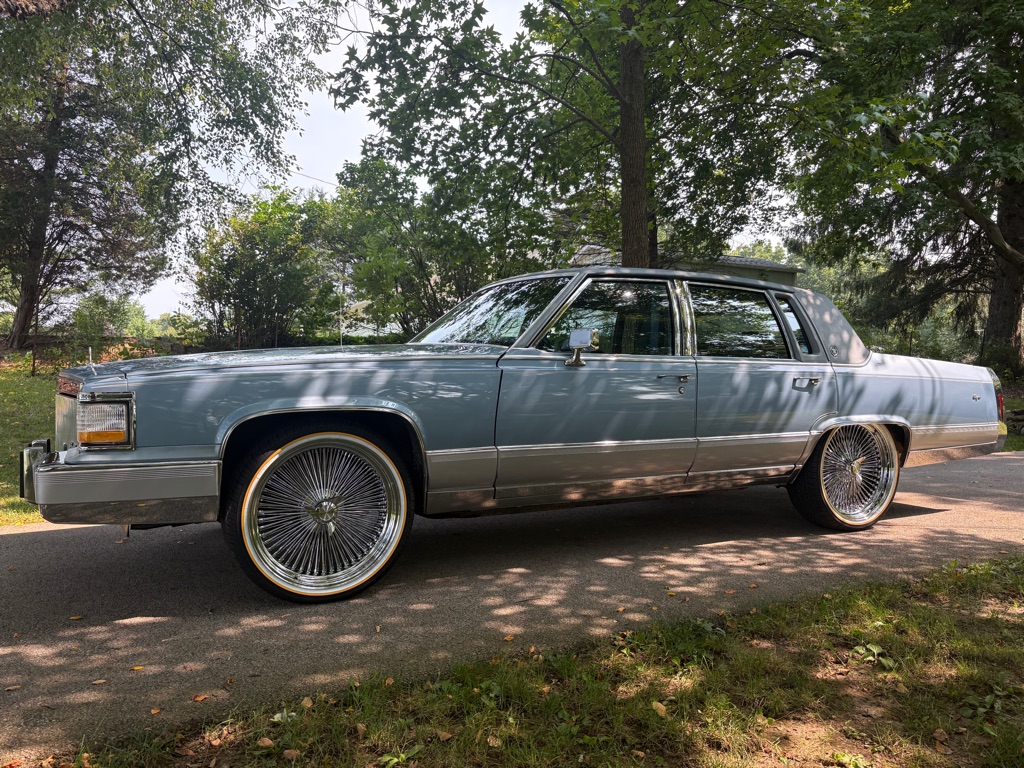 1992 CADILLAC BROUGHAM SEDAN