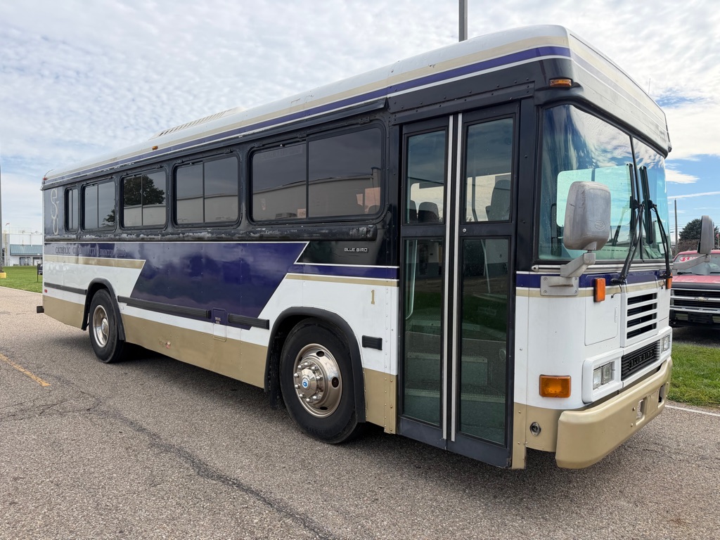 1999 BLUE BIRD SCHOOL BUS TR 2810-3006