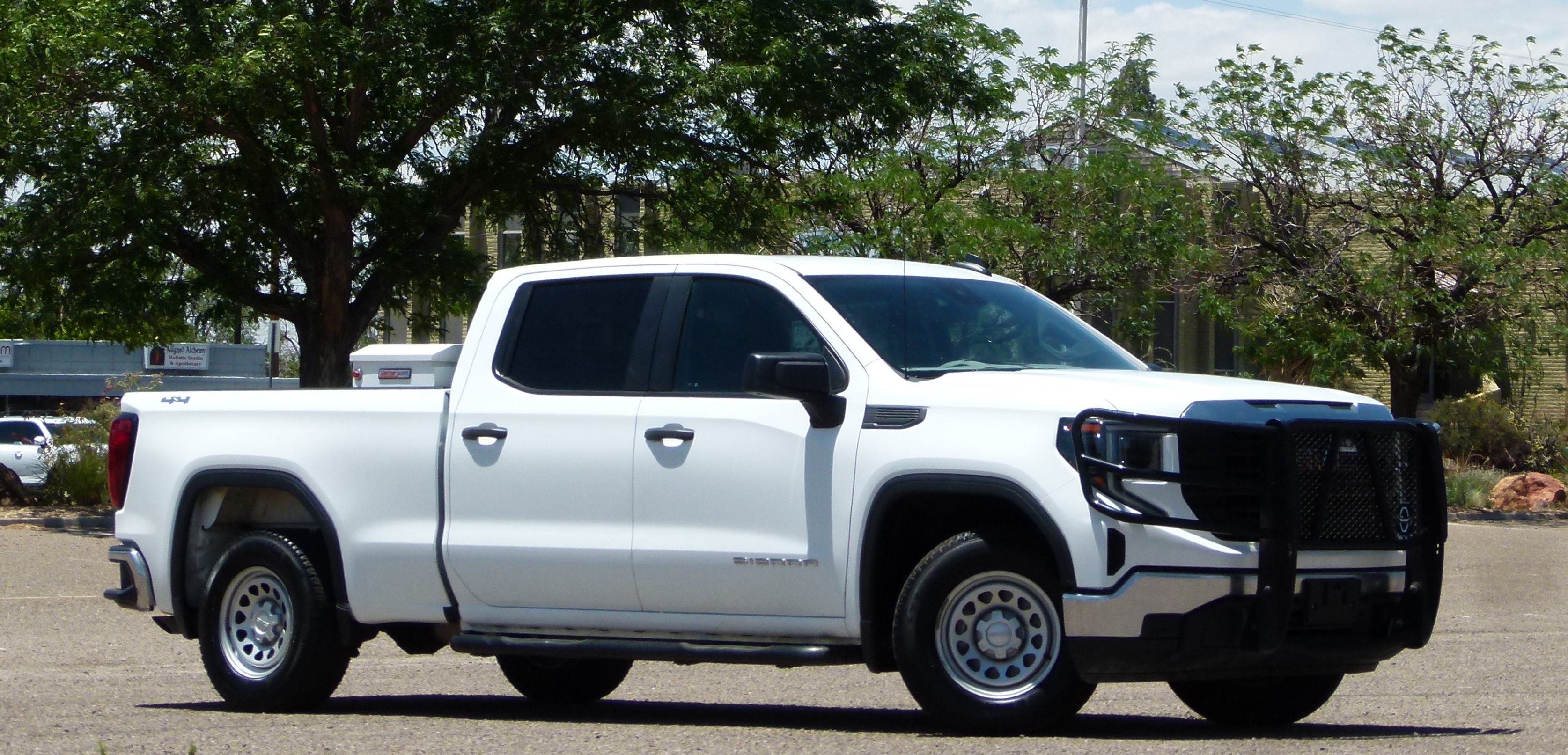 2023 GMC Sierra 1500 4WD Crew Cab 157 Pro