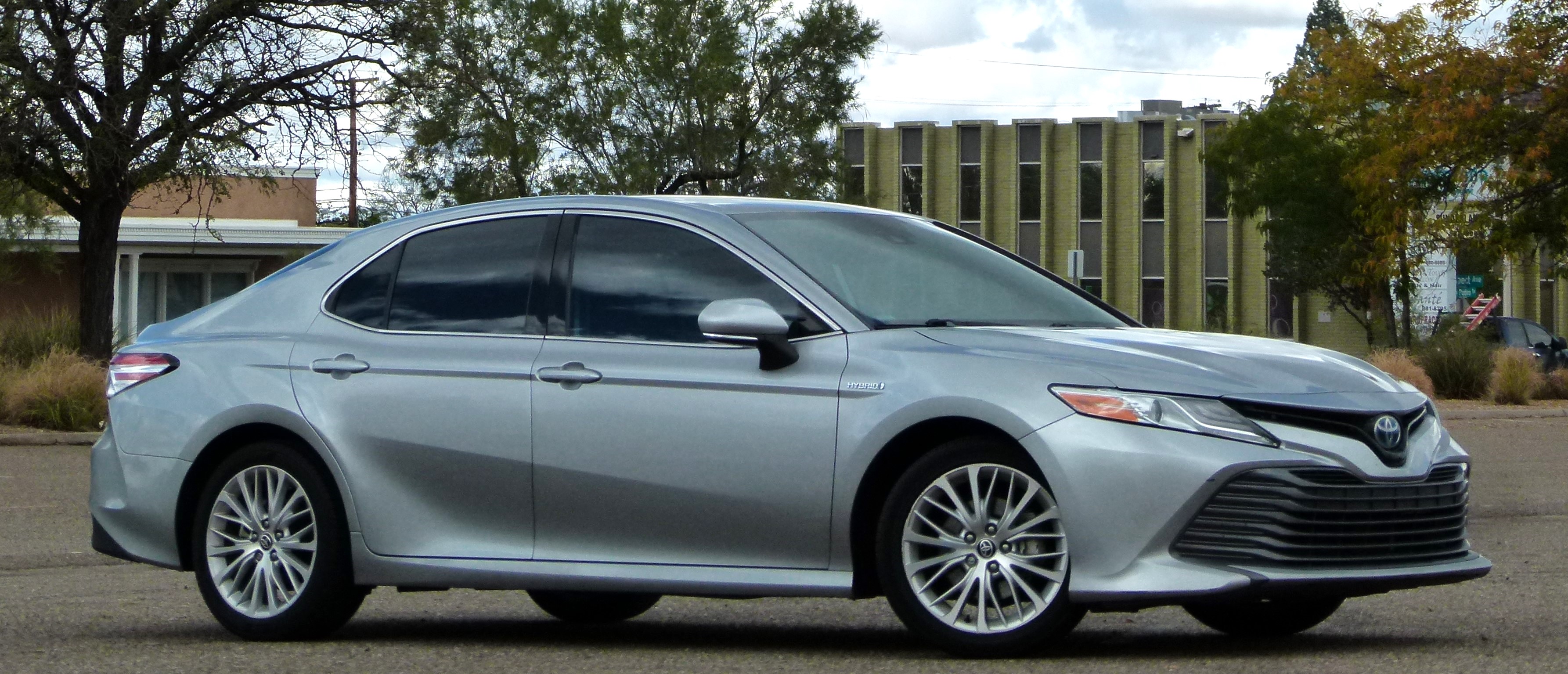 2020 Toyota Camry Hybrid XLE CVT (Natl)