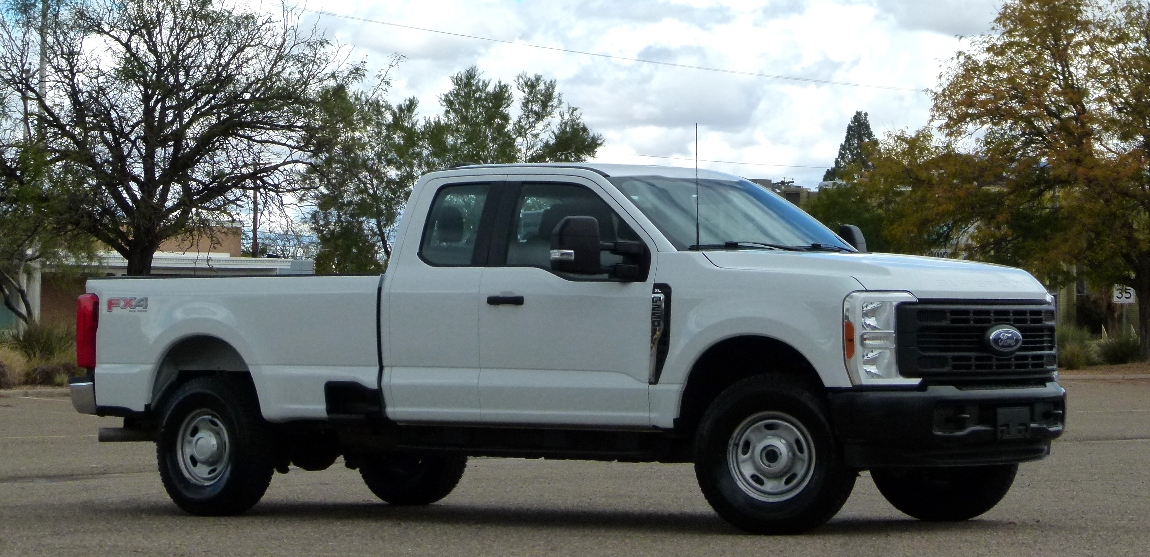 2023 Ford F-250 XL 4WD SuperCab 8 Box