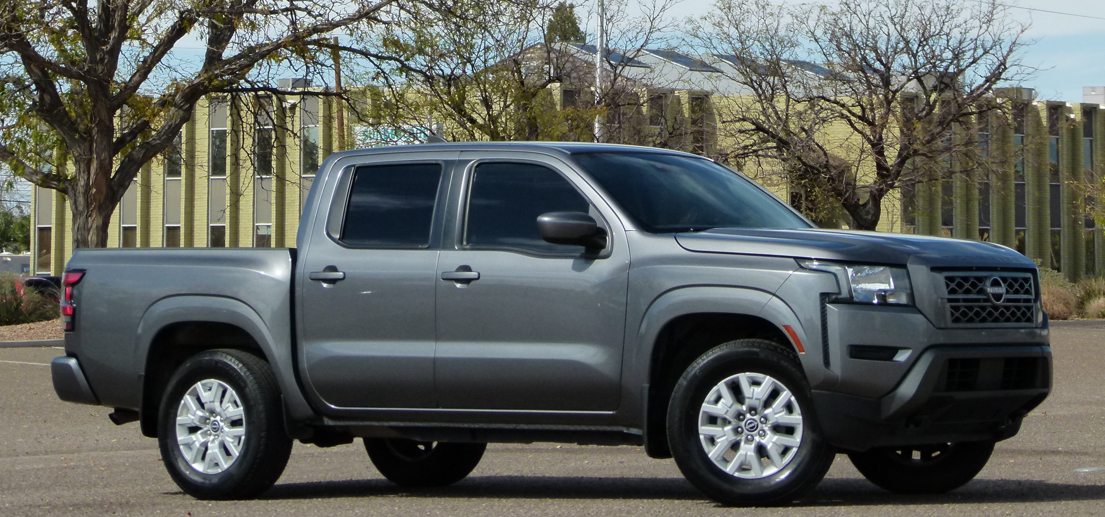2022 Nissan Frontier Crew Cab 4x4 SV Auto