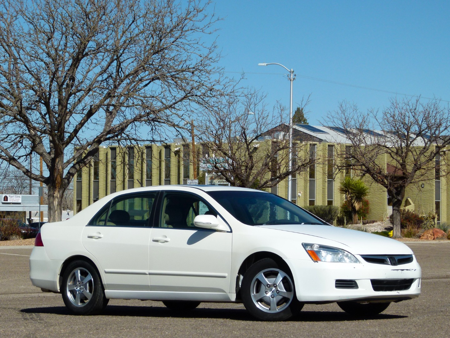 2006 Honda Accord AT with NAVI