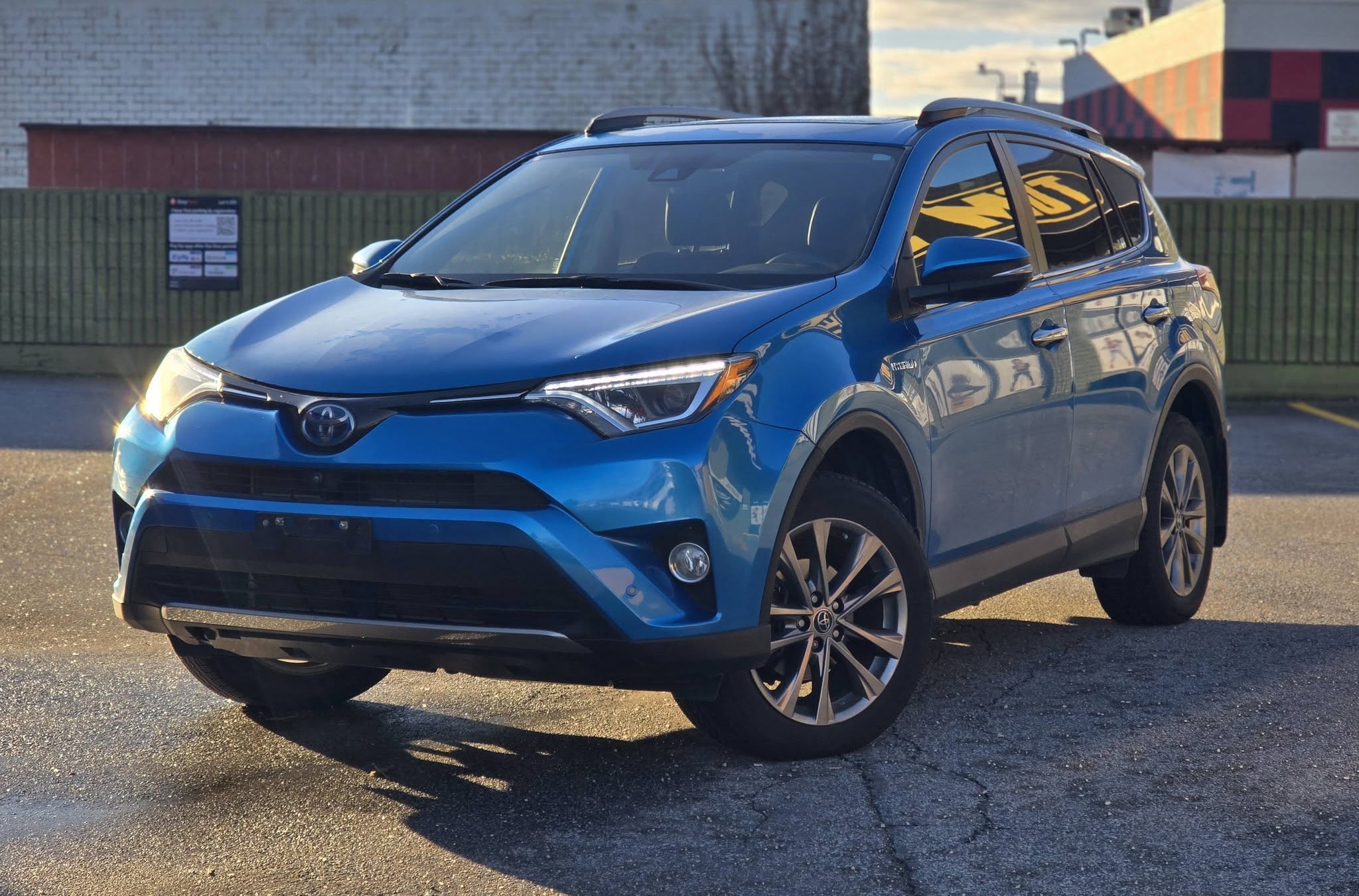 - 2018 Toyota RAV4 Hybrid SUV / Crossover All-Wheel Drive Automatic