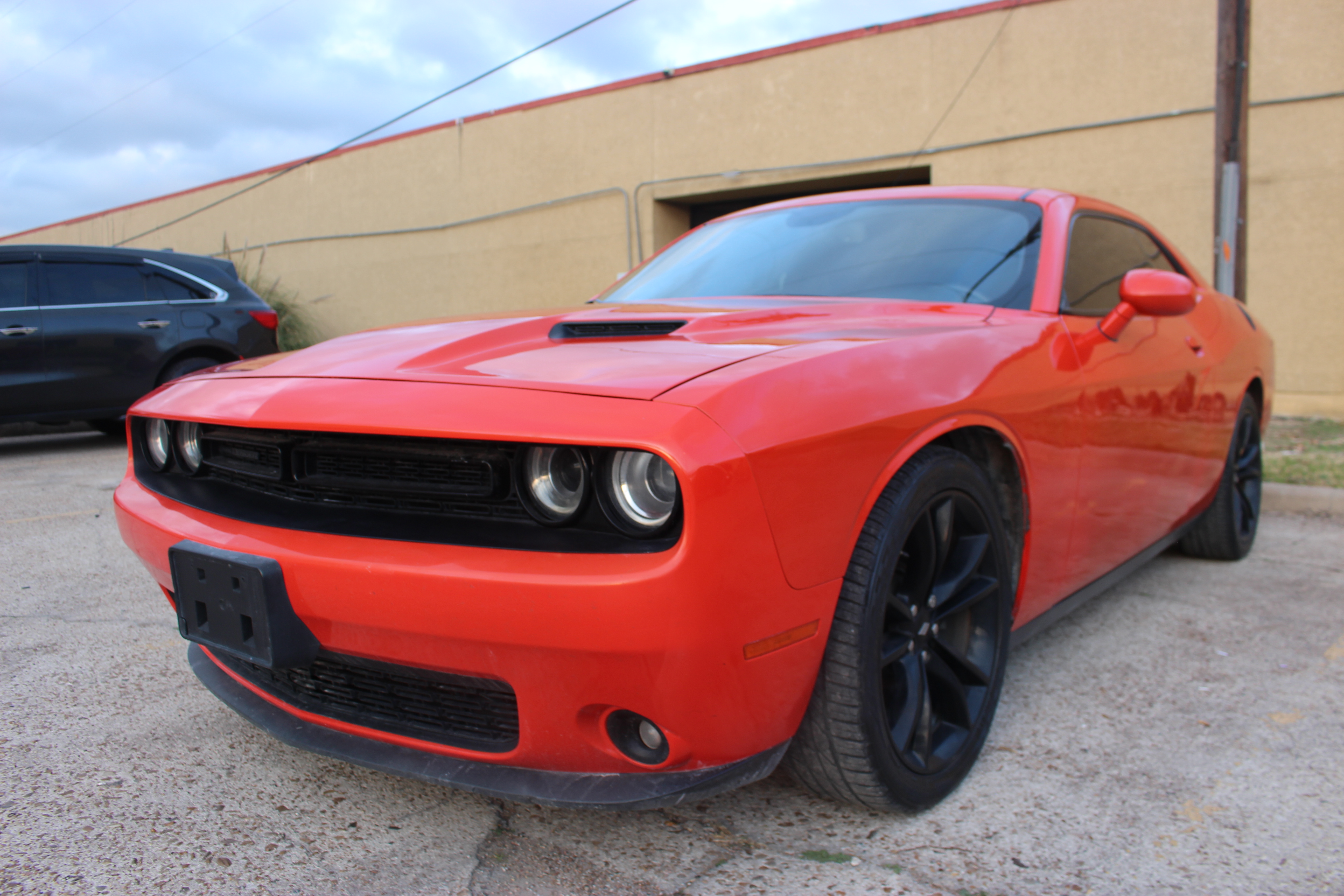 2017 Dodge Challenger SXT Plus's photo