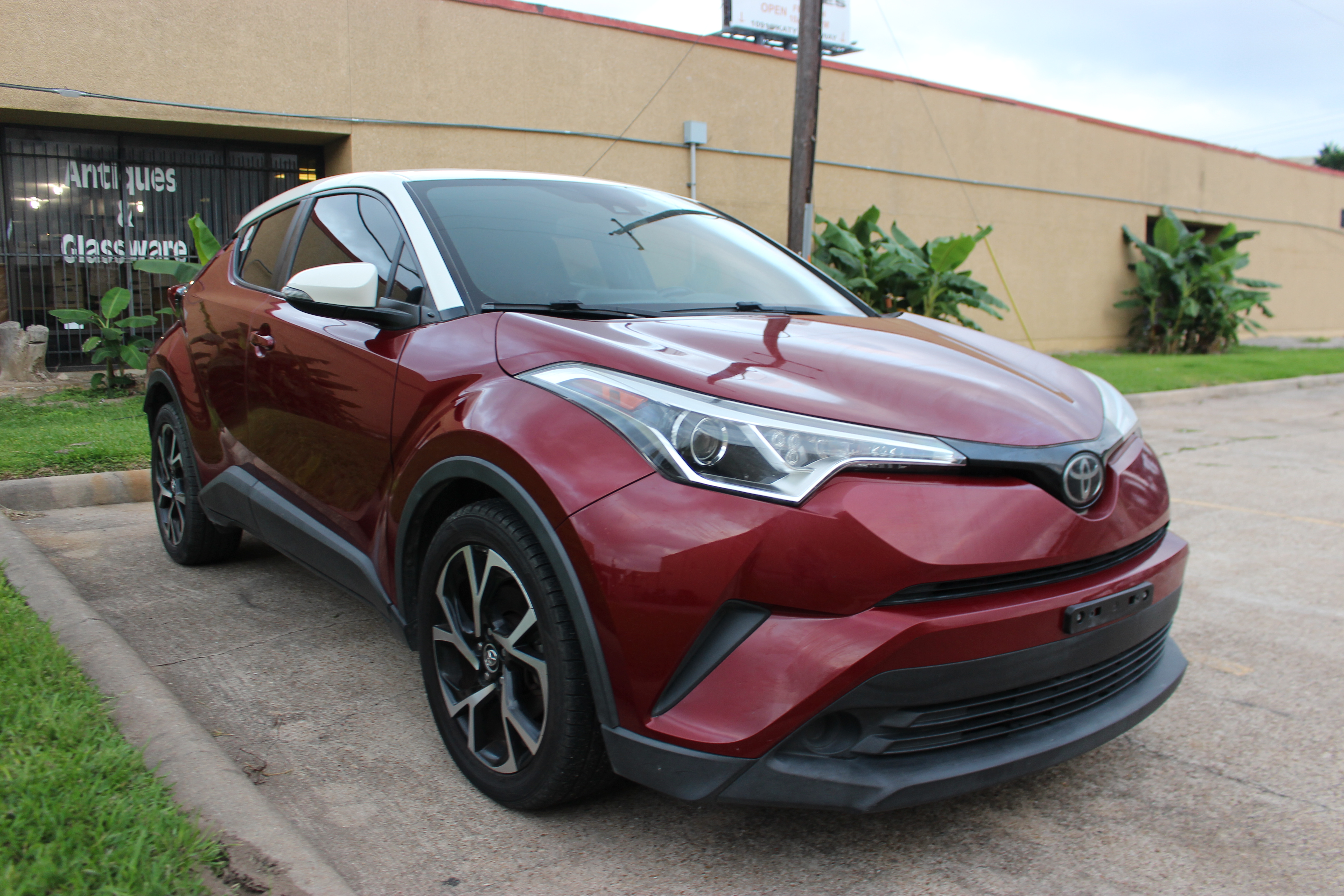 2018 Toyota C-HR XLE's photo