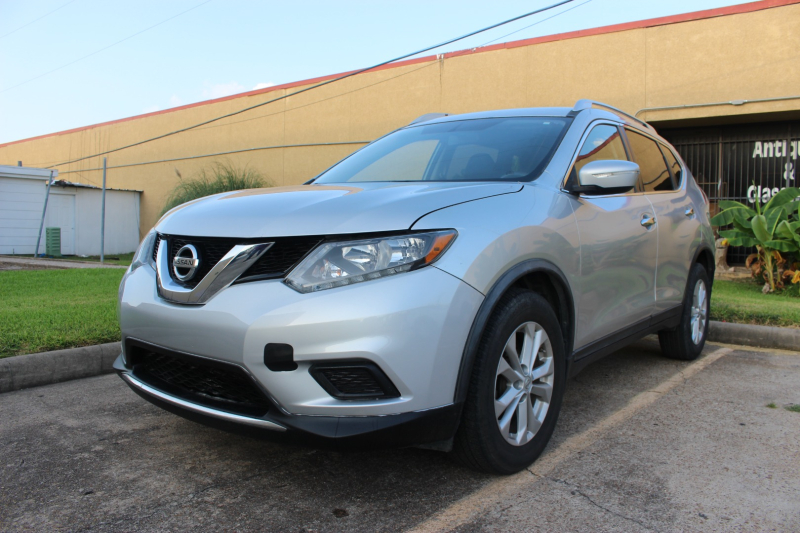 2015 Nissan Rogue SV FWD's photo