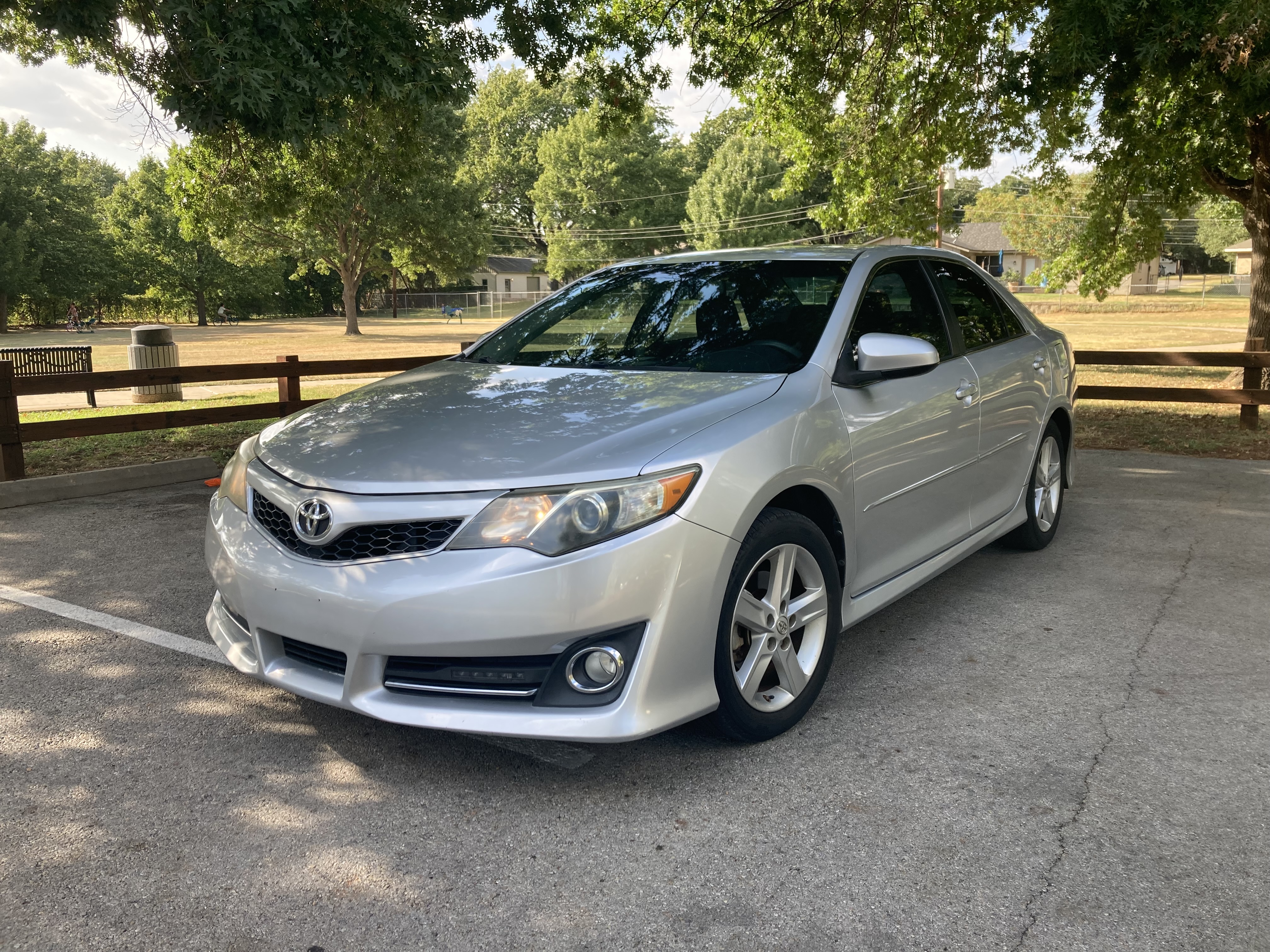 Silver 2014 Toyota Camry Sedan Front-Wheel Drive Automatic