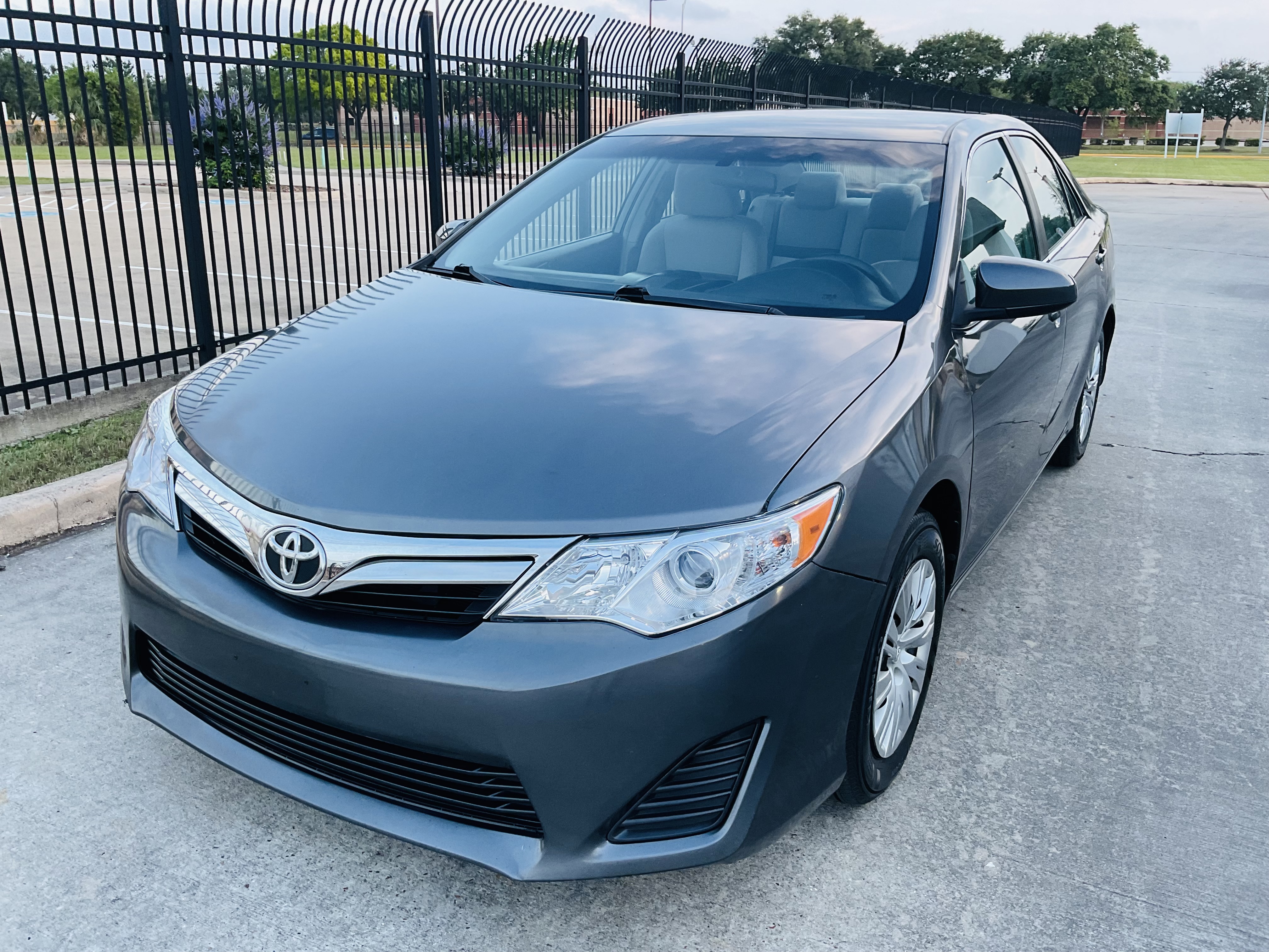 2012 Toyota Camry 4dr Sdn I4 Auto LE (Natl)
