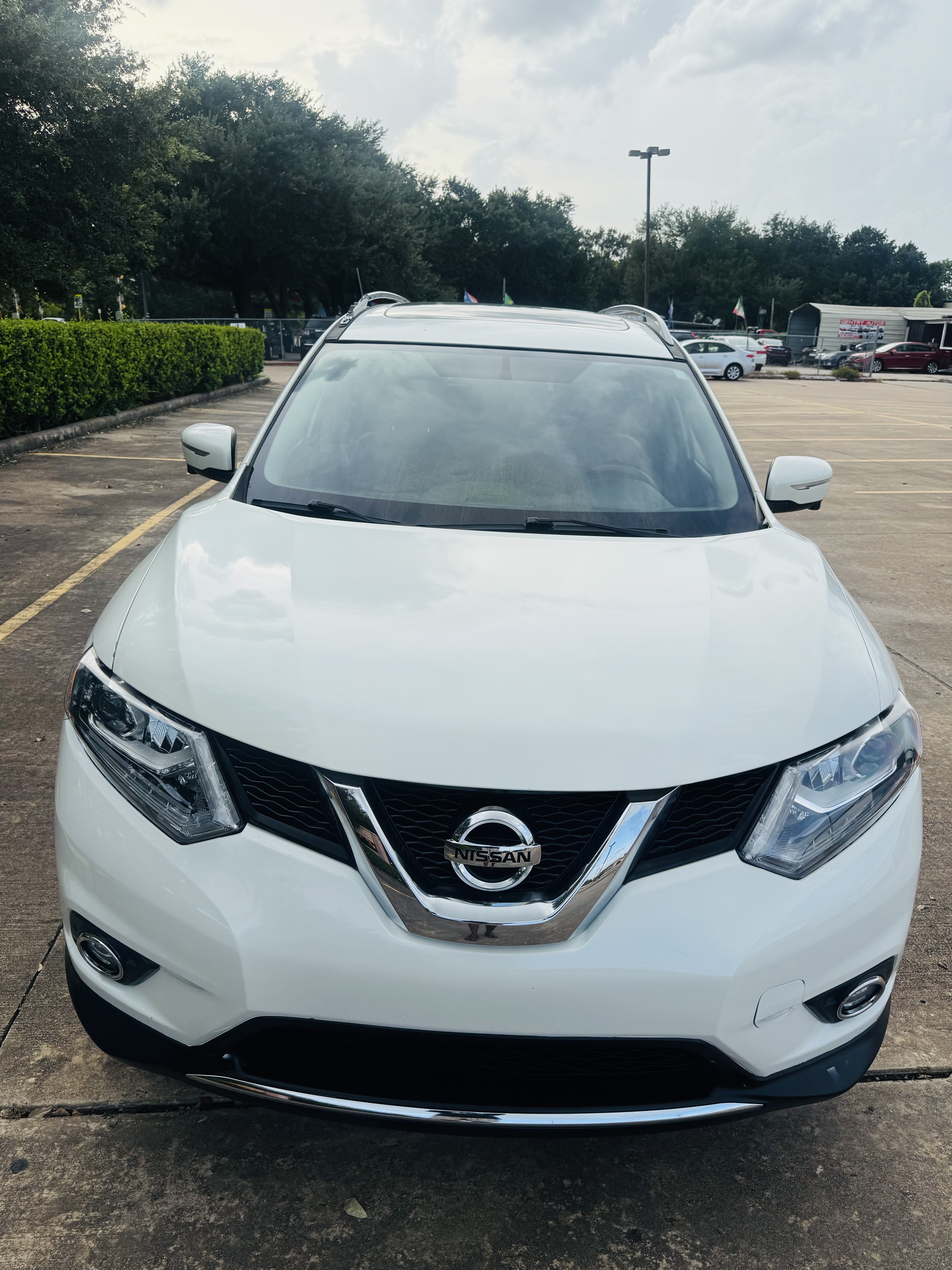 White 2015 Nissan Rogue SUV / Crossover Front-Wheel Drive Automatic